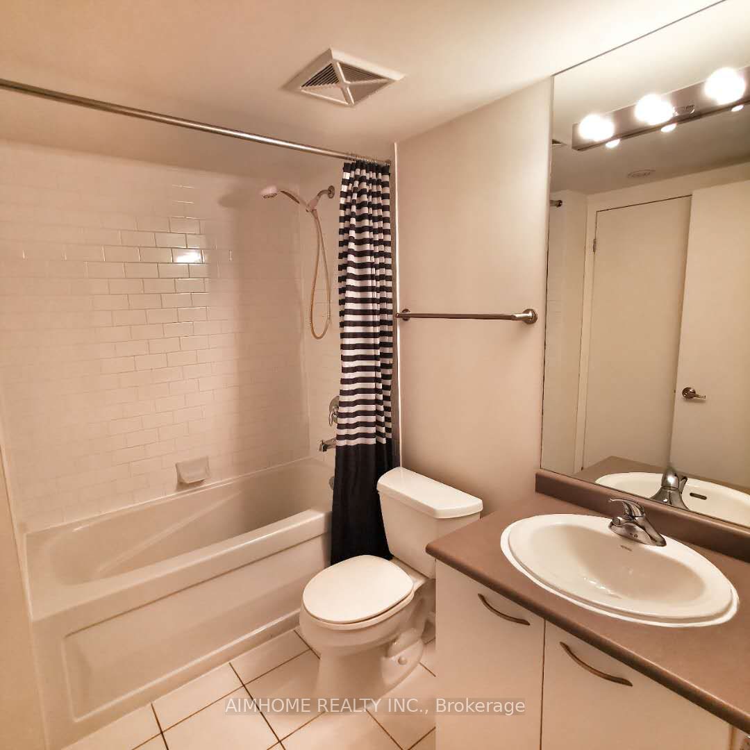 22 Wellesley Street E 906 Property Photo 5