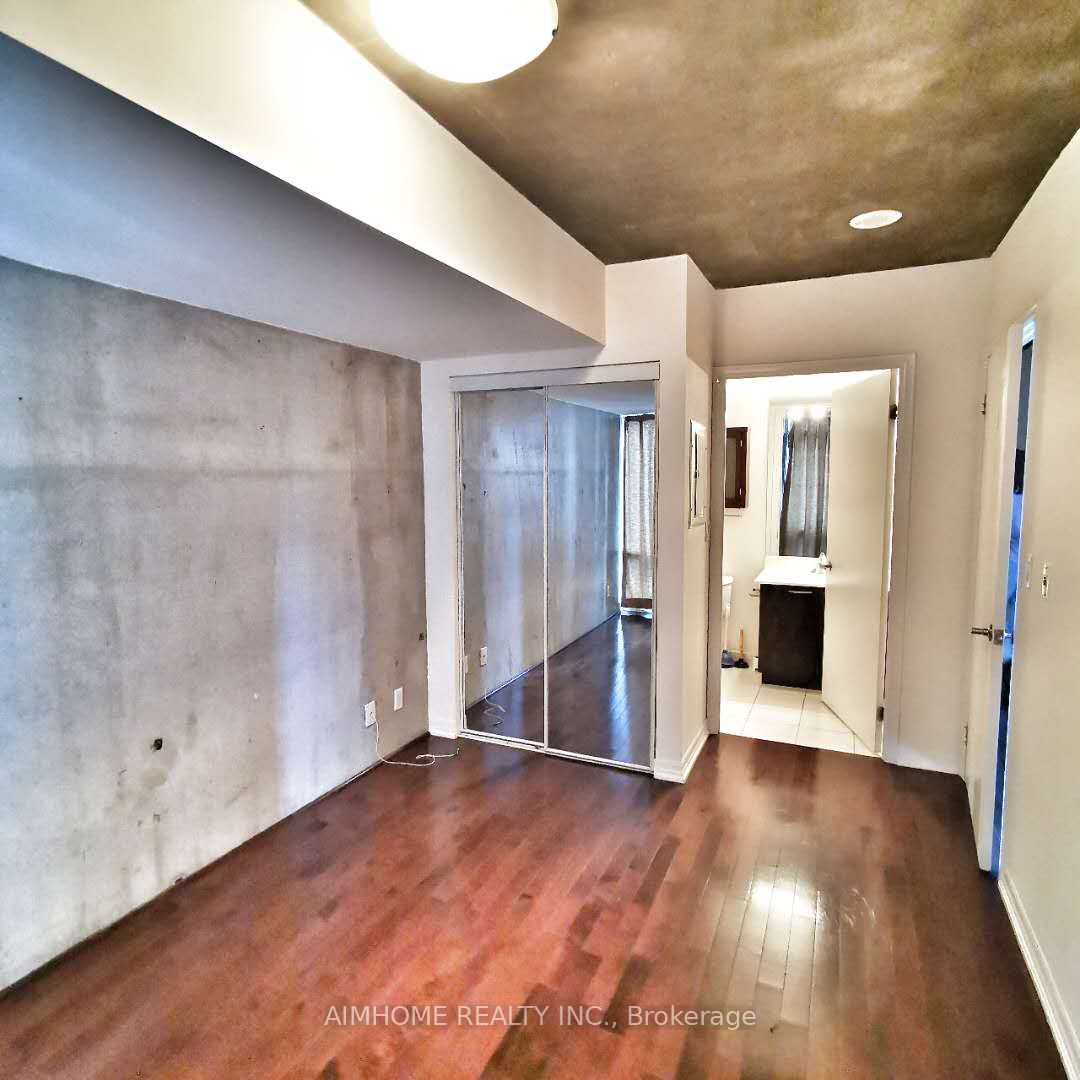 22 Wellesley Street E 906 Property Photo 12