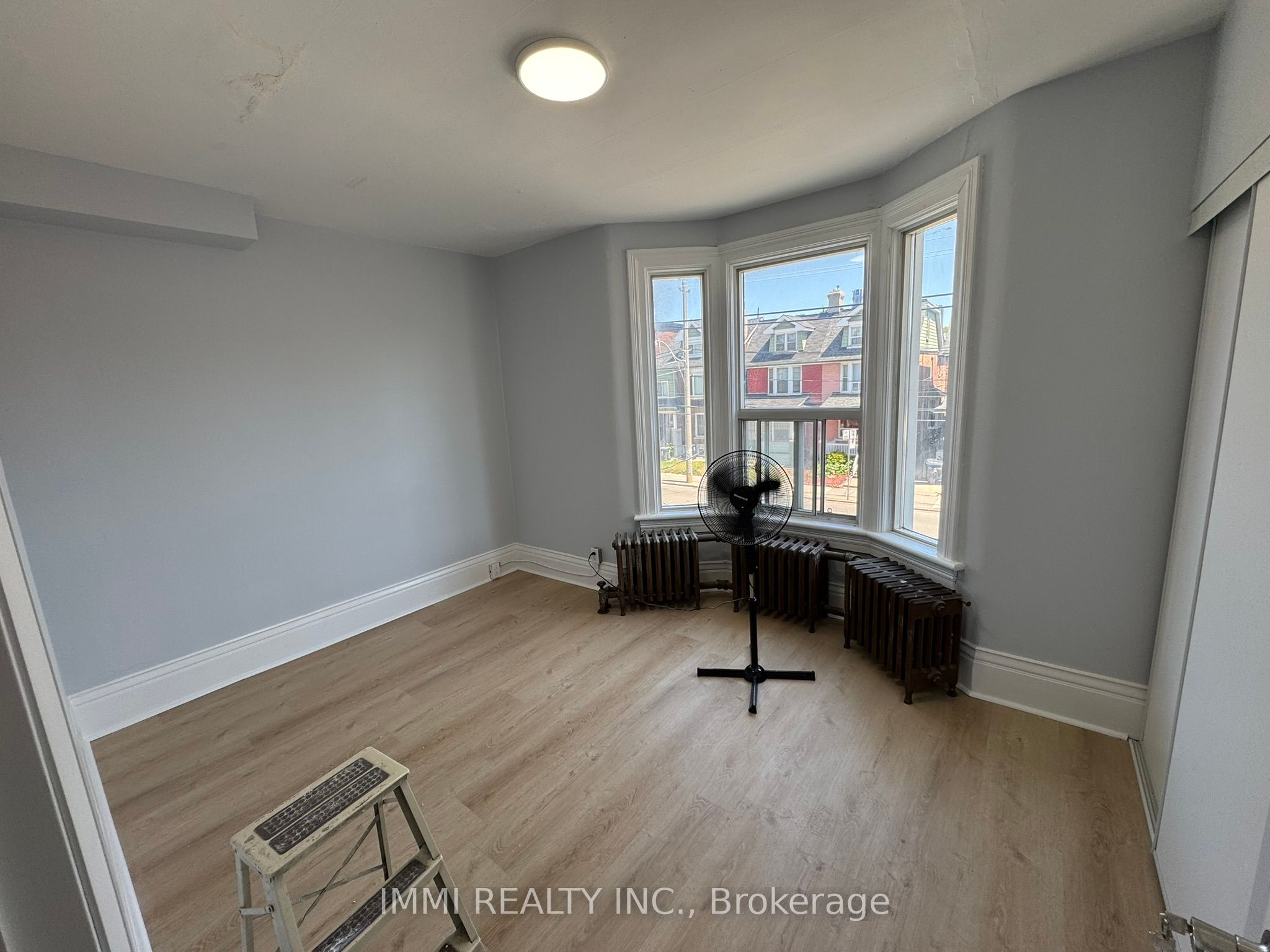 618 Bathurst Street Property Photo 1