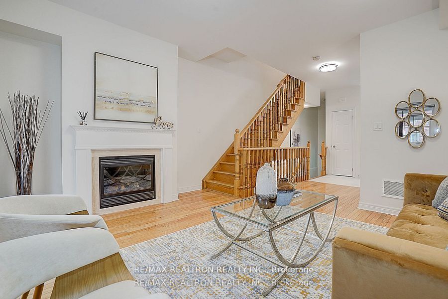 171b Finch Avenue E Property Photo 14