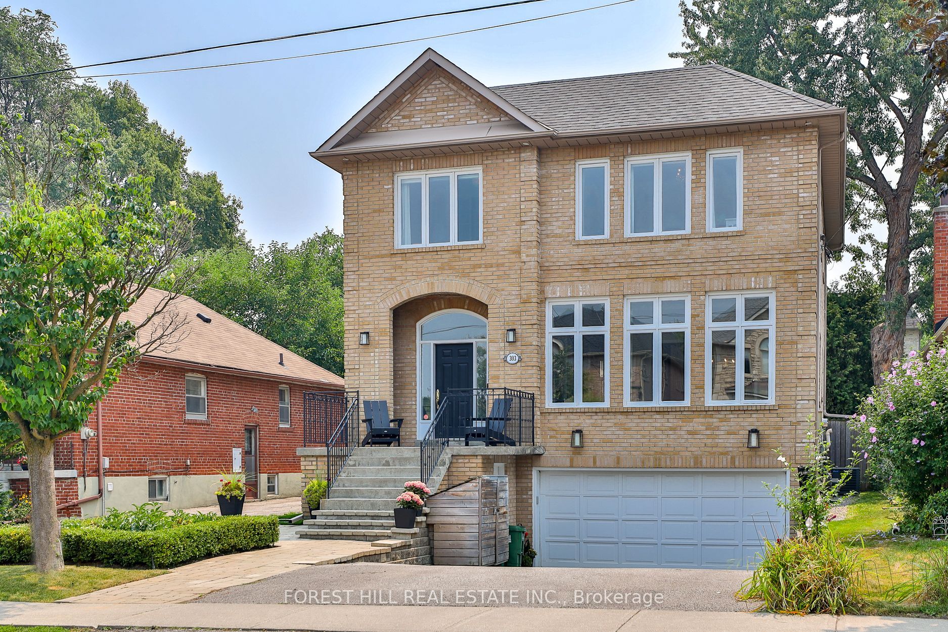 303 Joicey Boulevard Property Photo 1