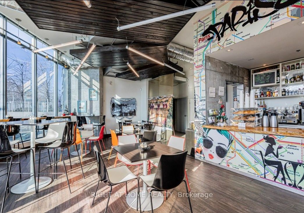215 Fort York Boulevard Property Photo 1