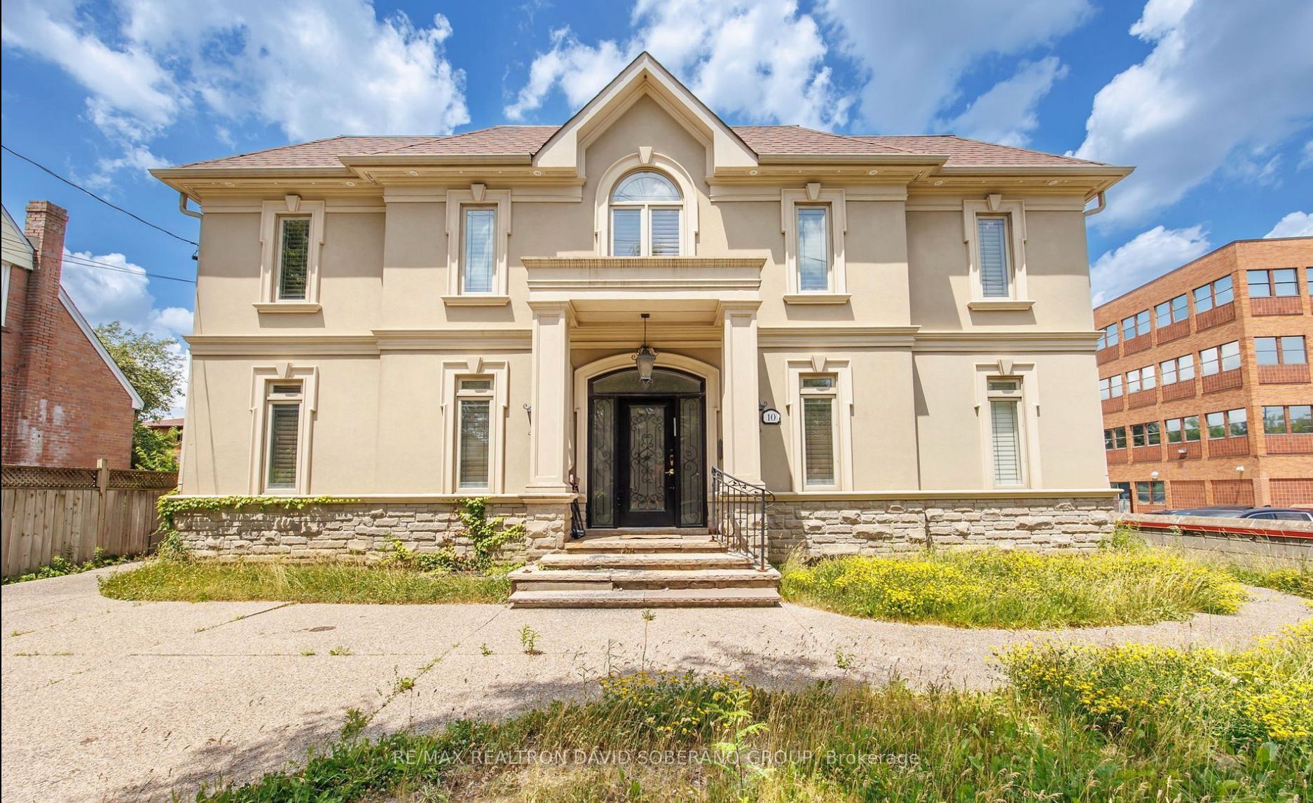 10 Bainbridge Avenue Property Photo 1
