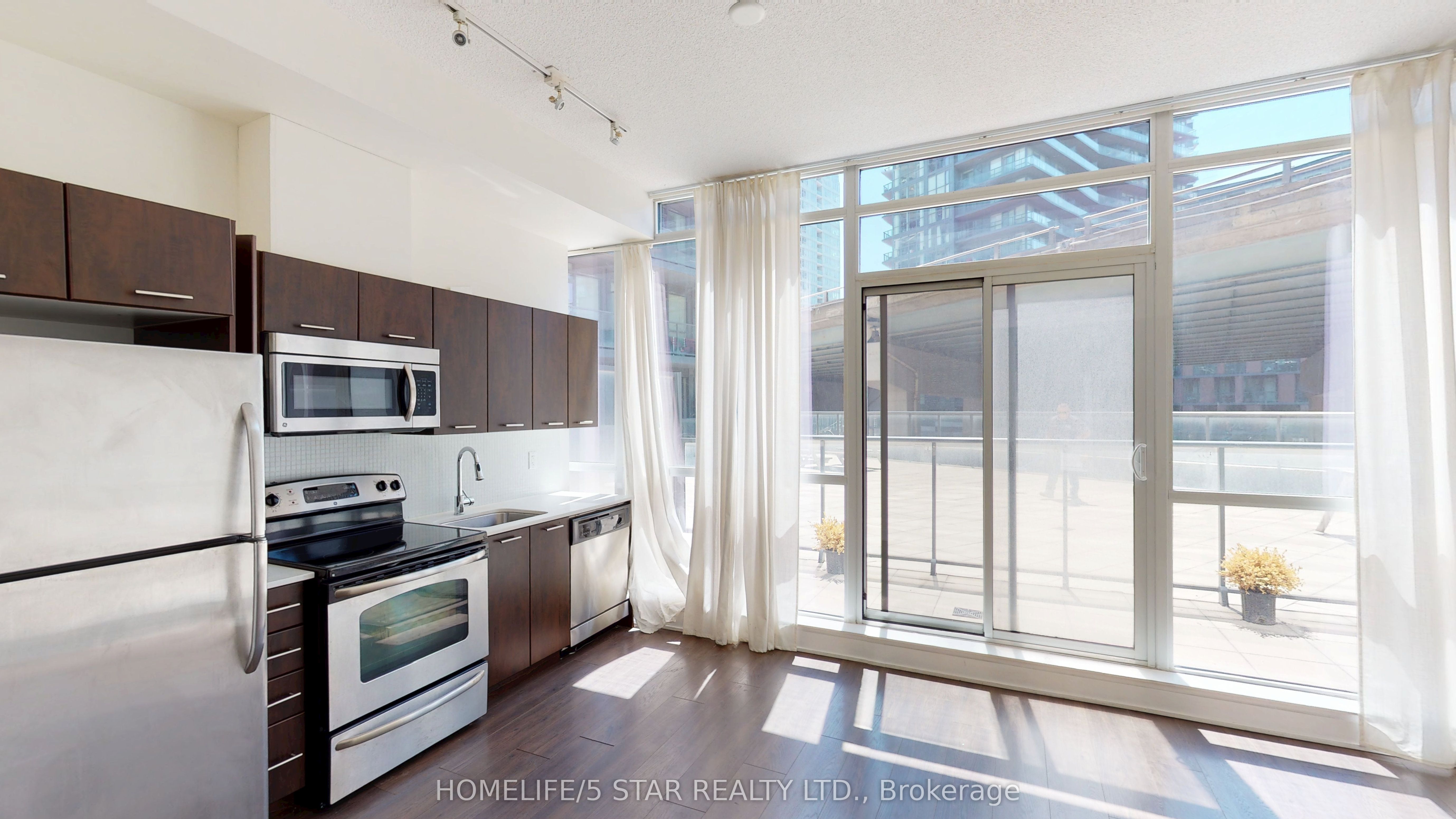 169 Fort York Boulevard 218 Property Photo 3