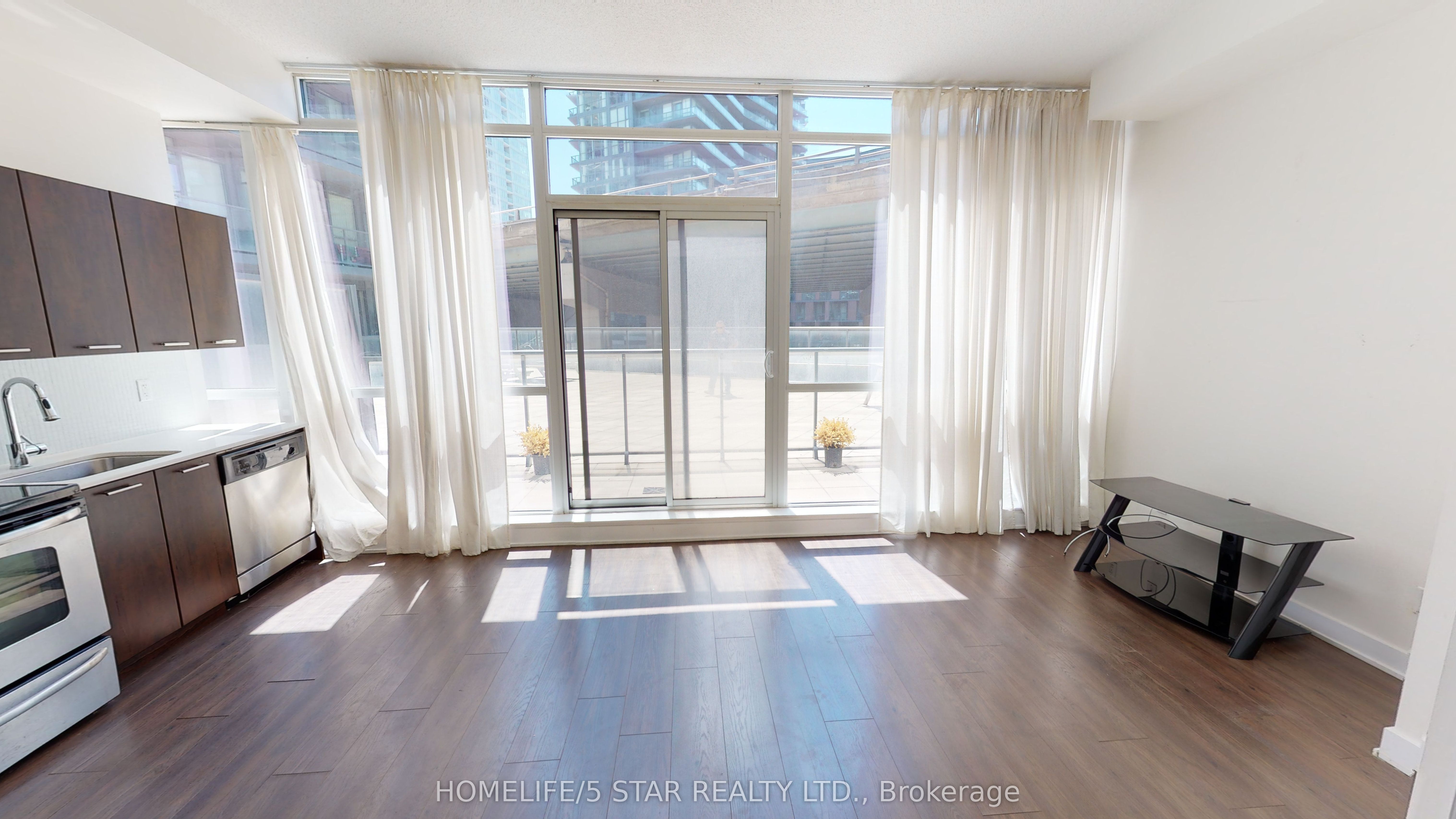 169 Fort York Boulevard 218 Property Photo 4