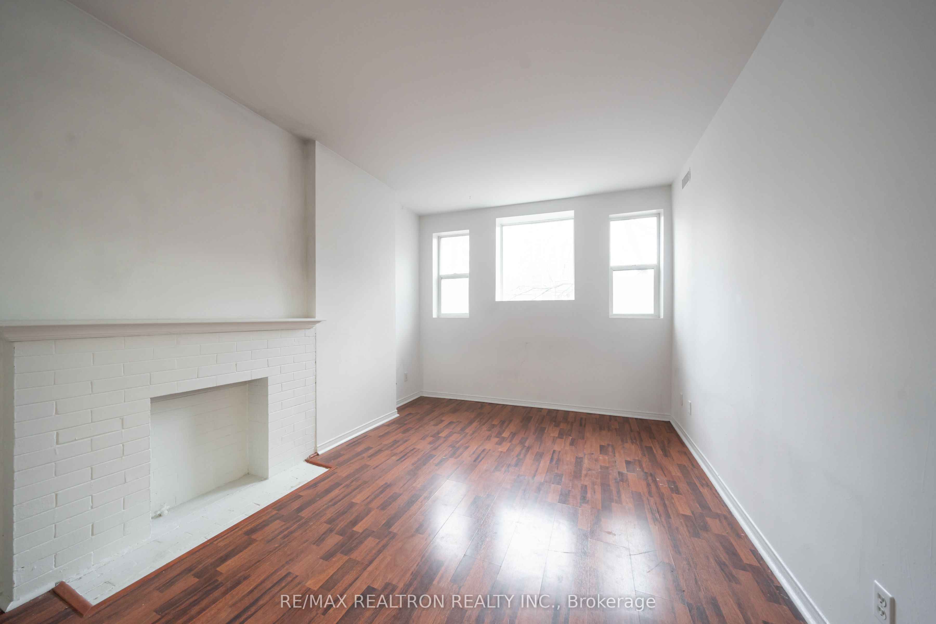 414 Jarvis Street E 106 Property Photo 1