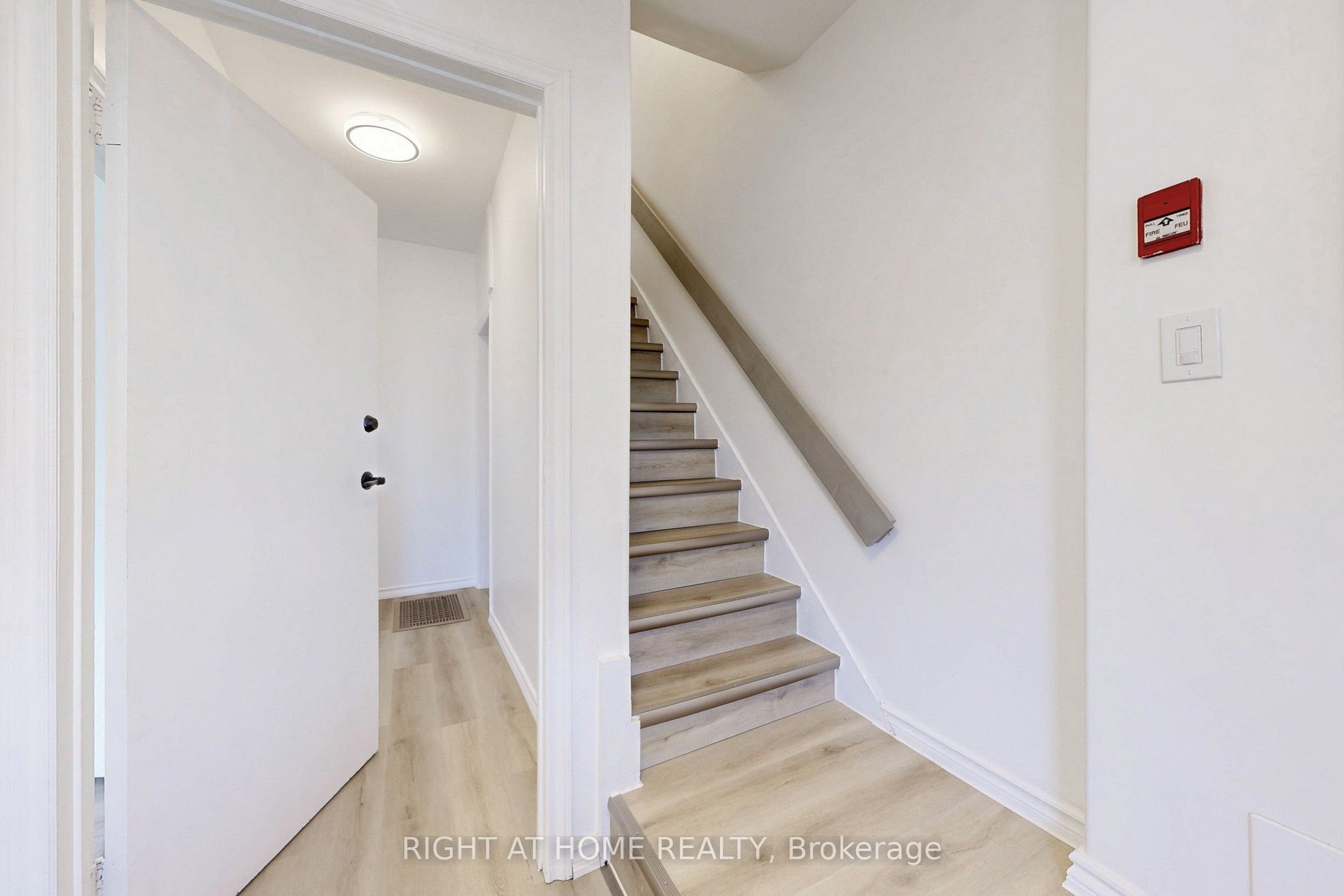 656 Crawford Street 2 Property Photo 2