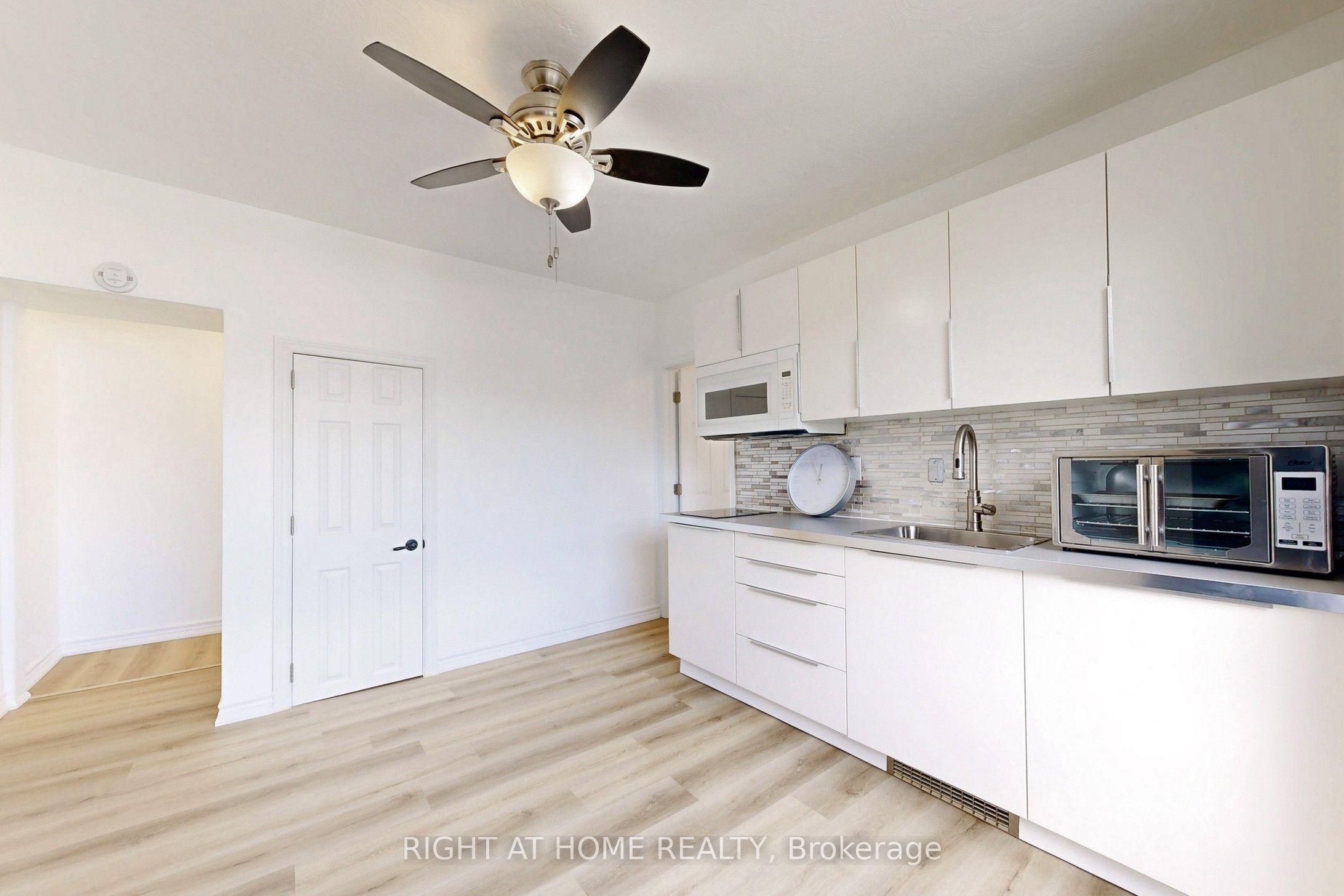 656 Crawford Street 2 Property Photo 6