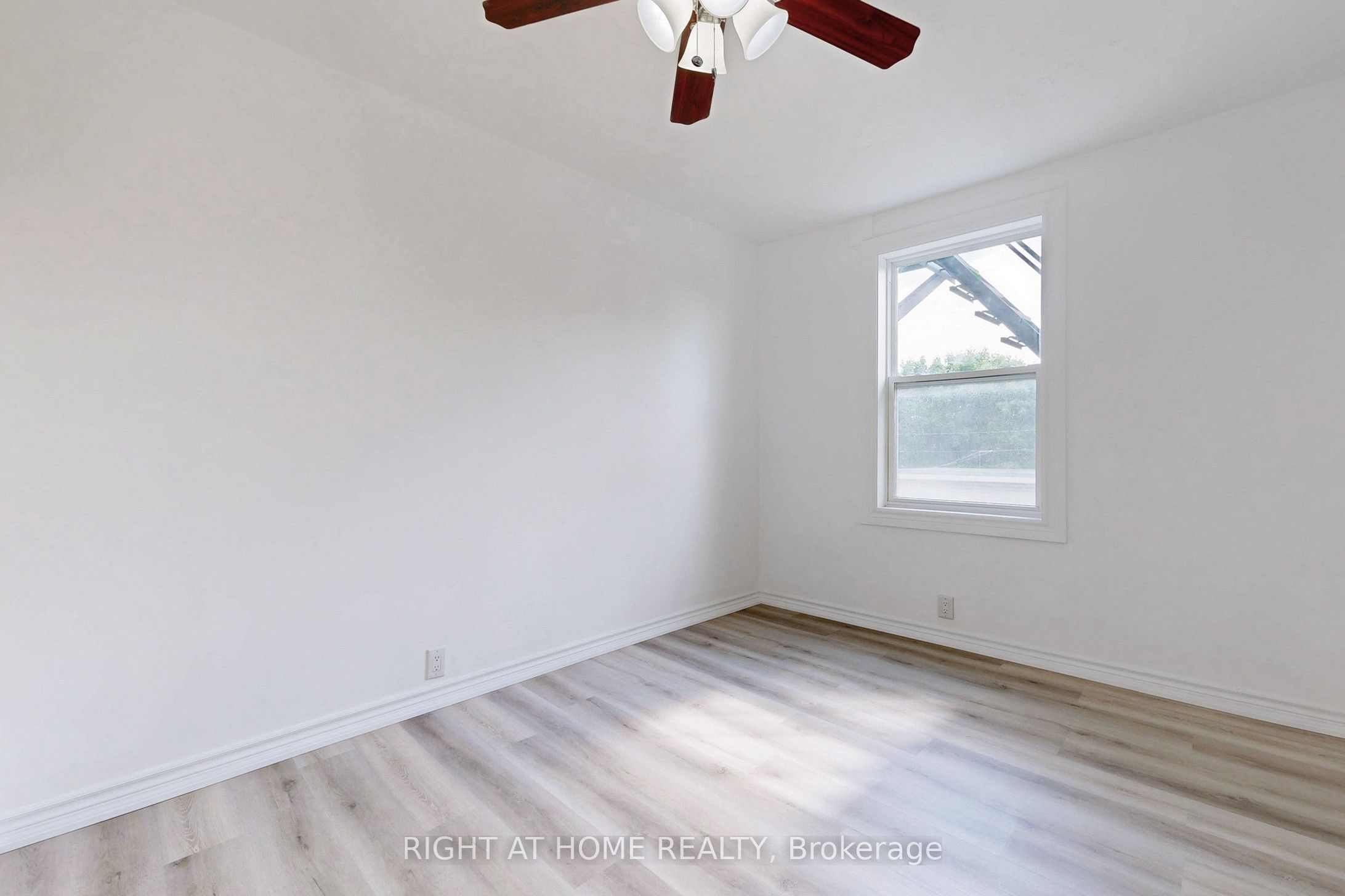 656 Crawford Street 2 Property Photo 10