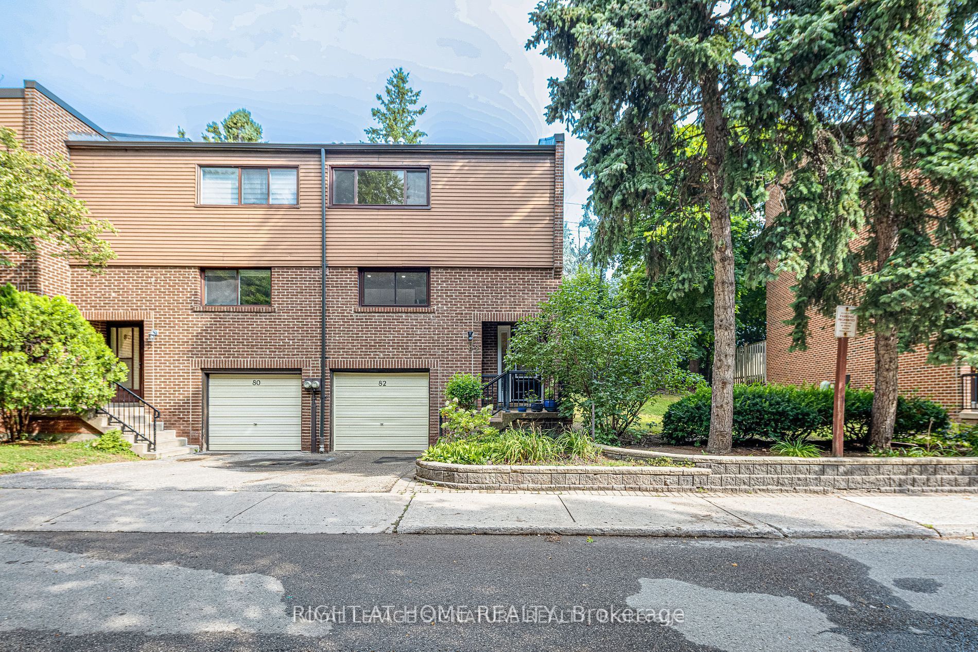 82 Song Meadoway N/a 92 Property Photo 1