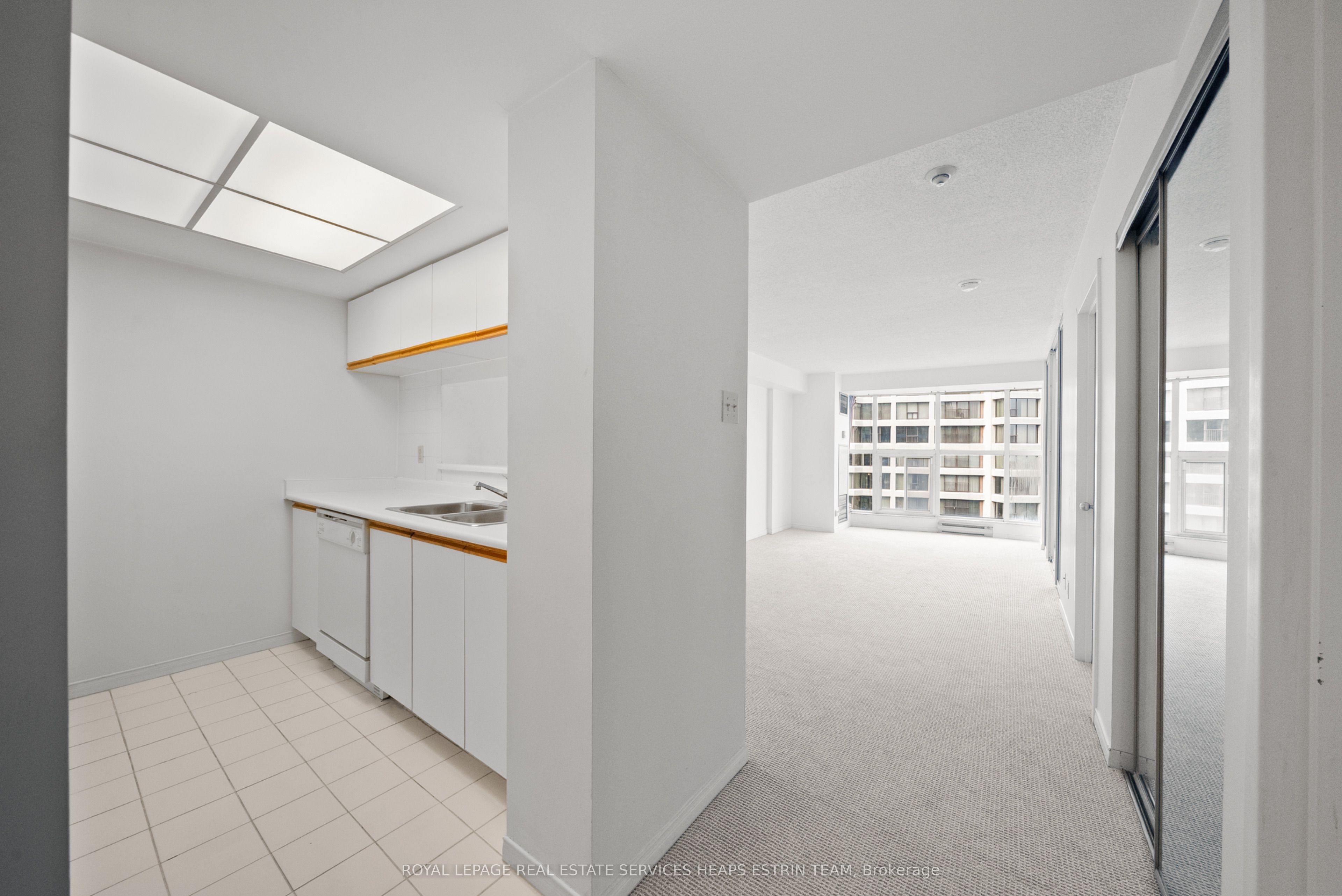 77 Harbour Square 3504 Property Photo 1