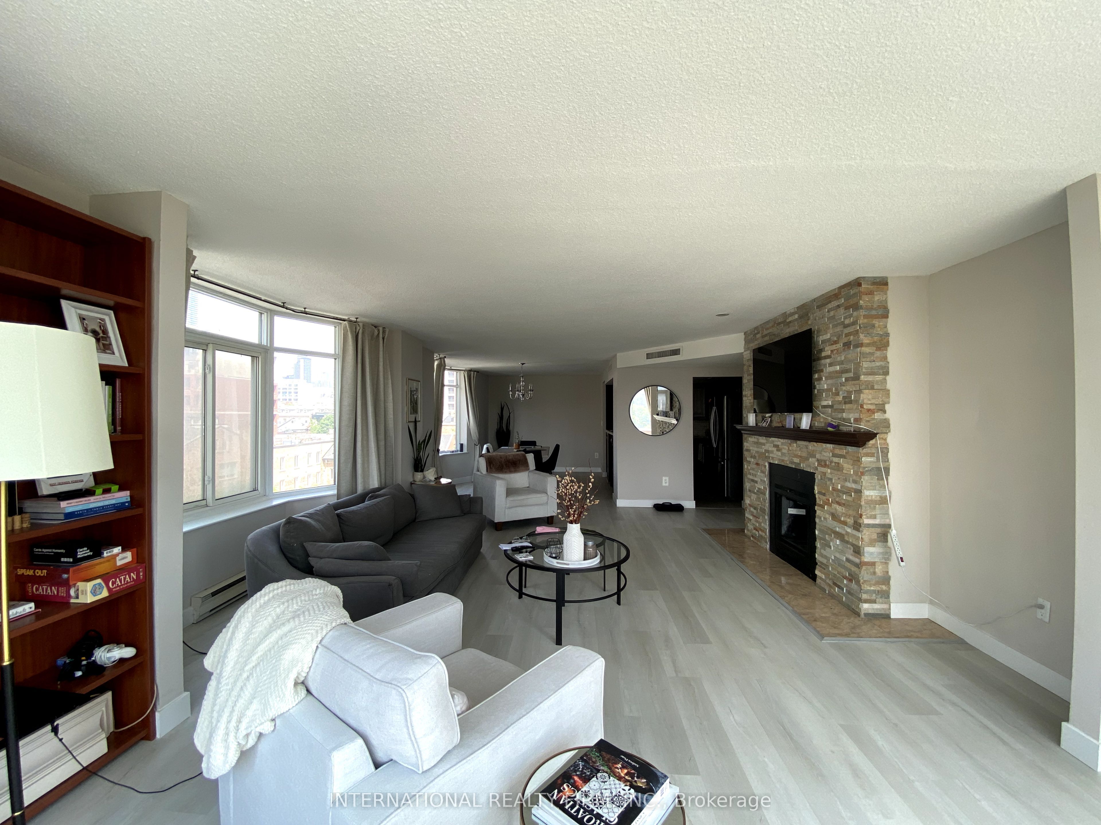 135 George Street S 605 Property Photo 6