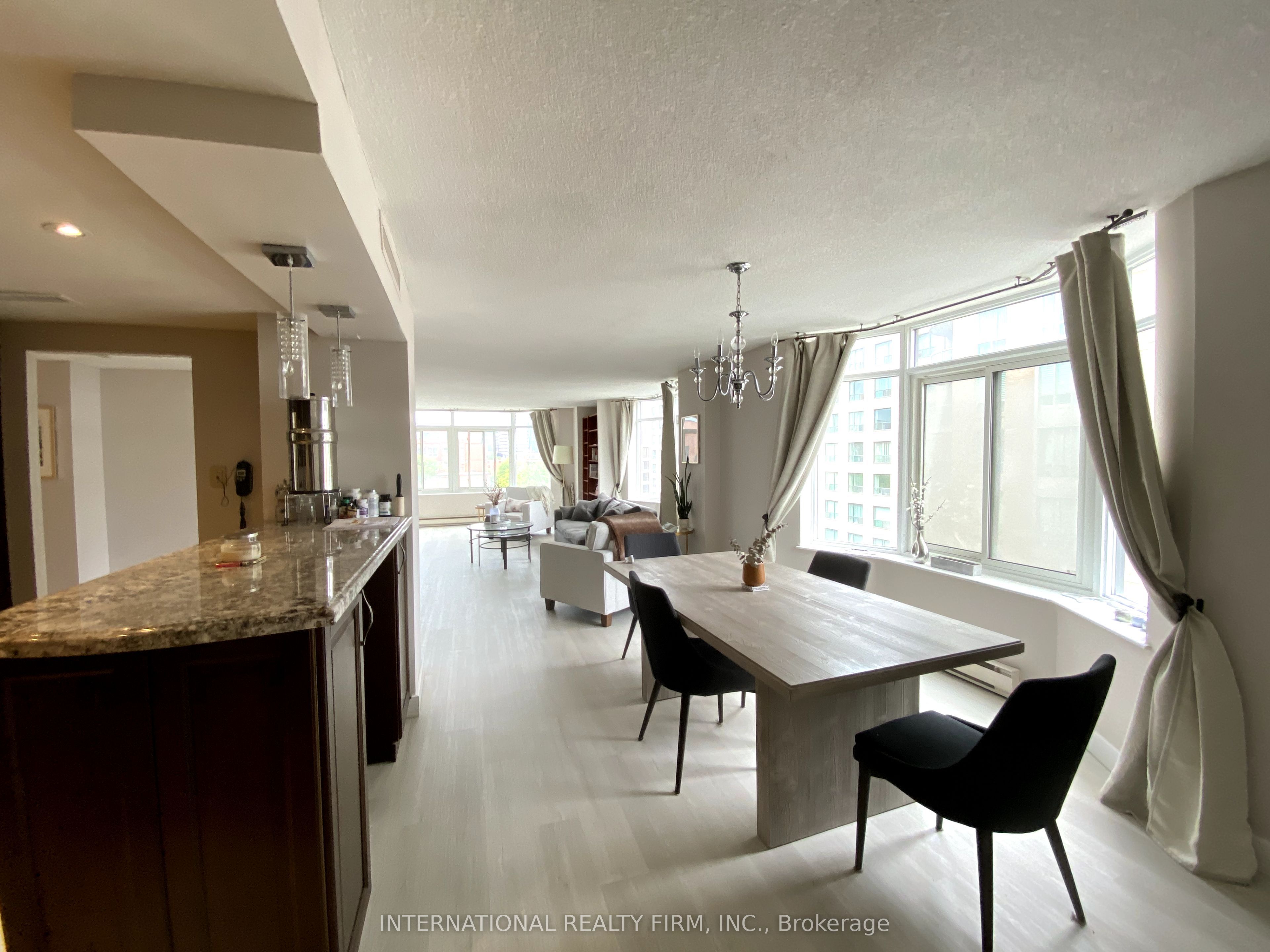 135 George Street S 605 Property Photo 7