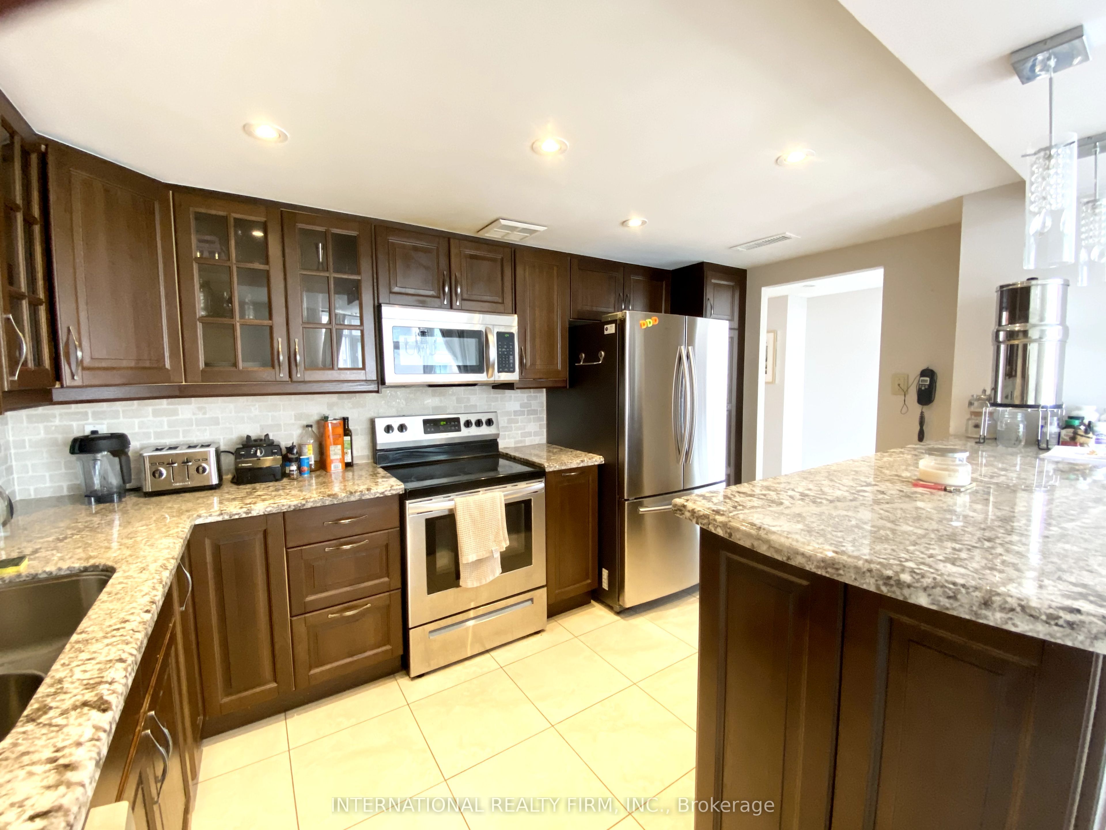 135 George Street S 605 Property Photo 9