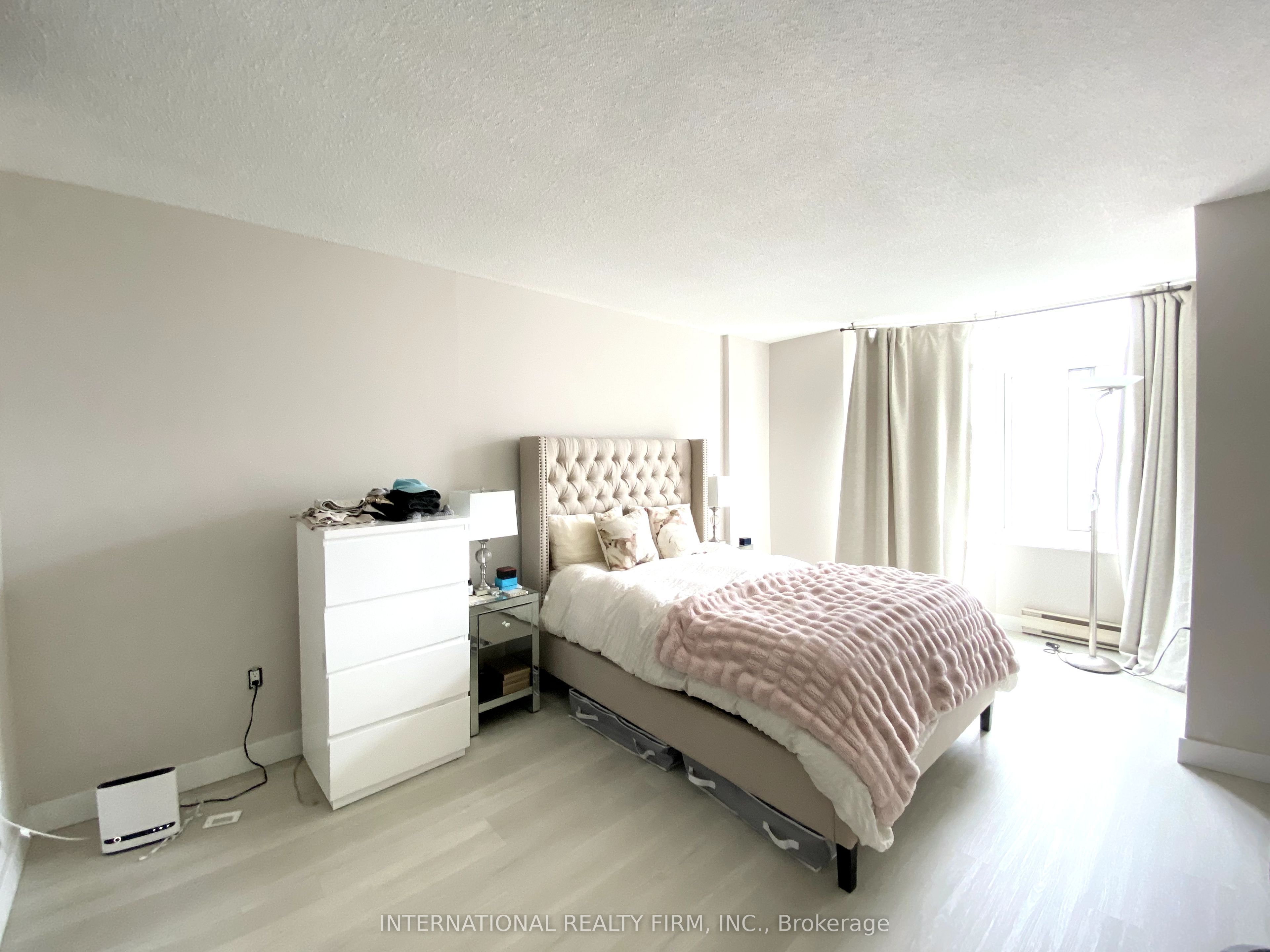 135 George Street S 605 Property Photo 10