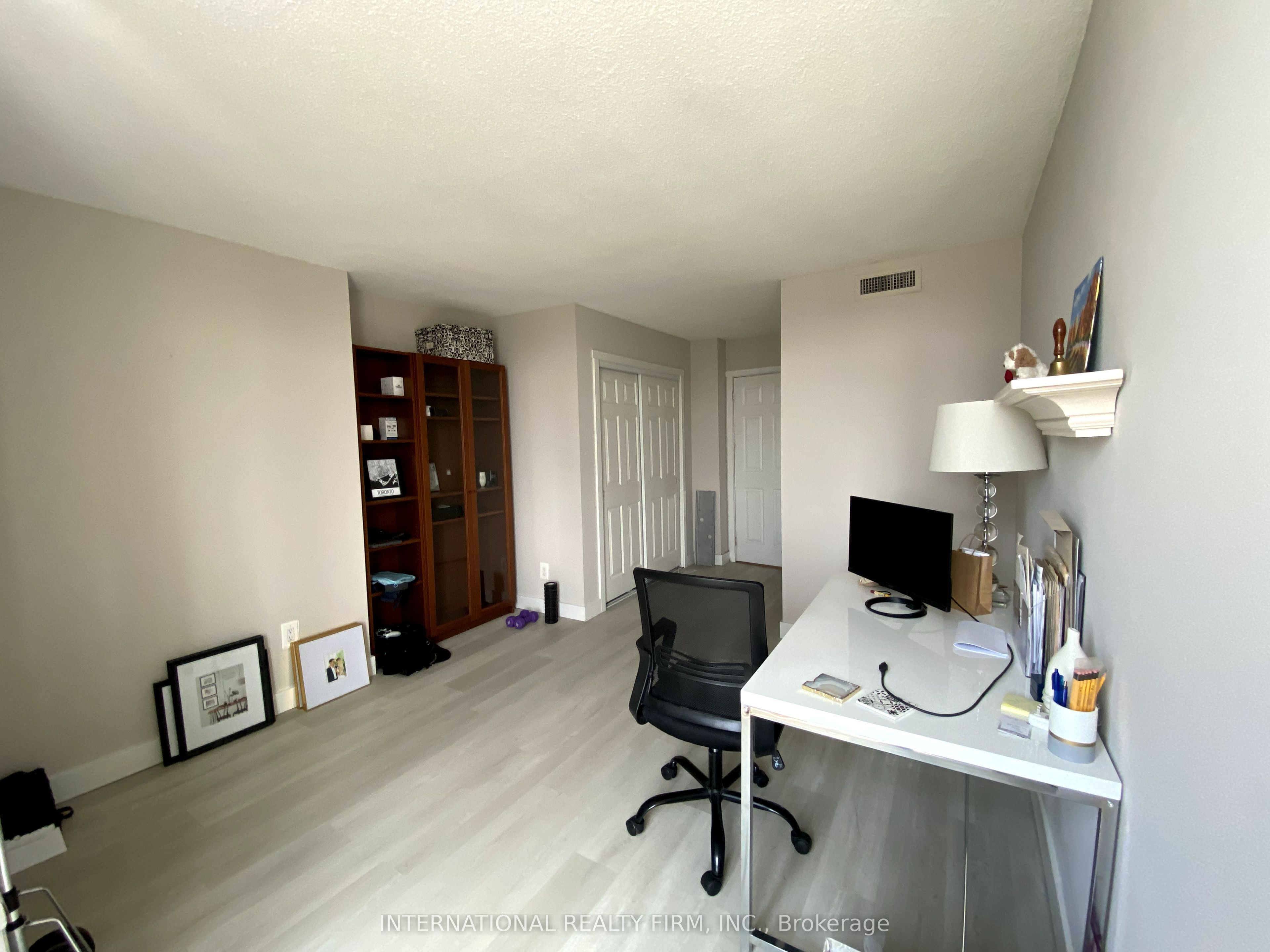 135 George Street S 605 Property Photo 13