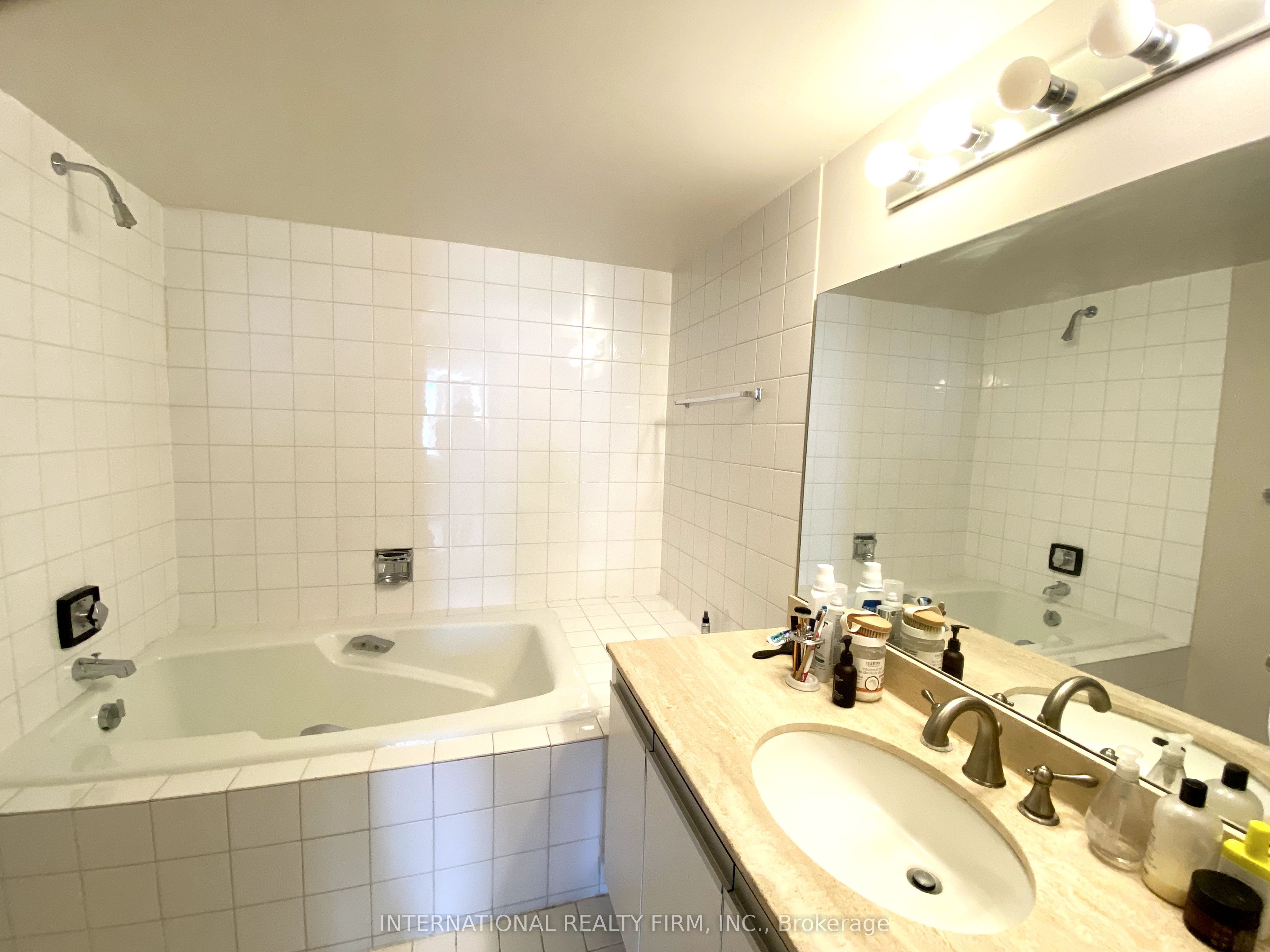 135 George Street S 605 Property Photo 14