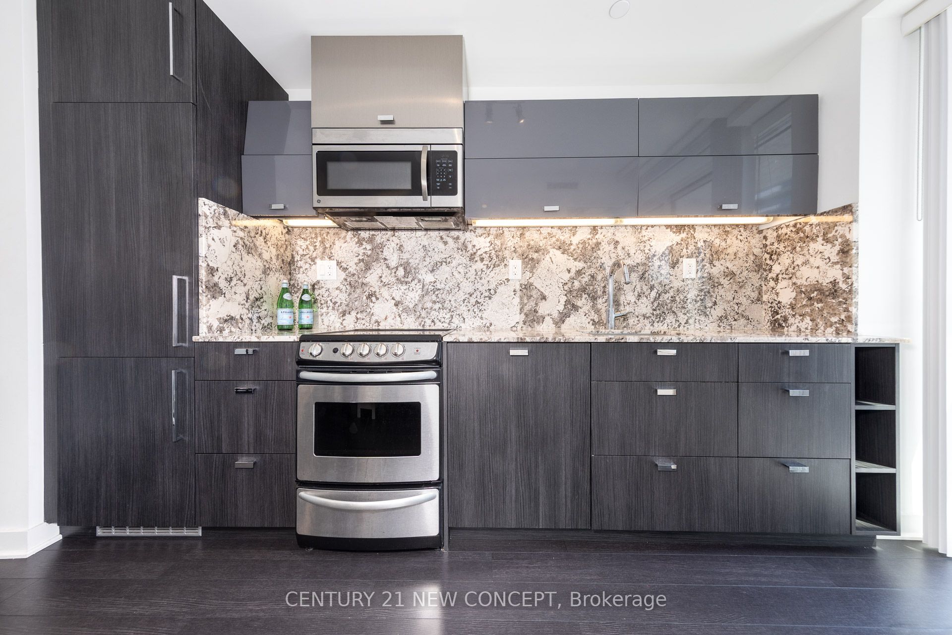 290 Adelaide Street W 2612 Property Photo 7