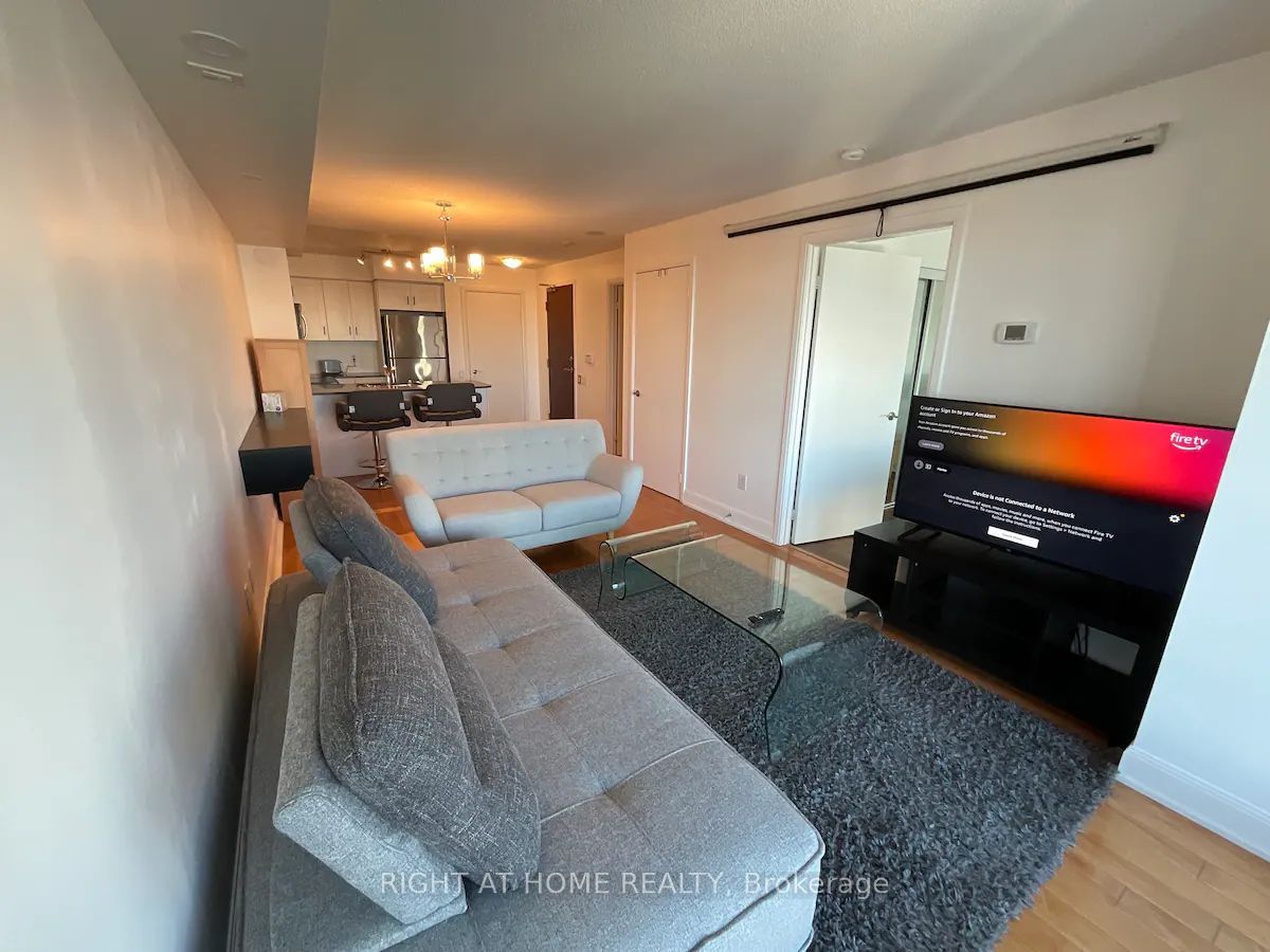 2181 Yonge Street 2512 Property Photo 1