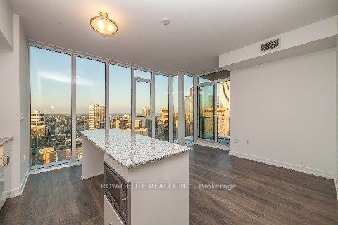 426 University Avenue 4008 Property Photo 1