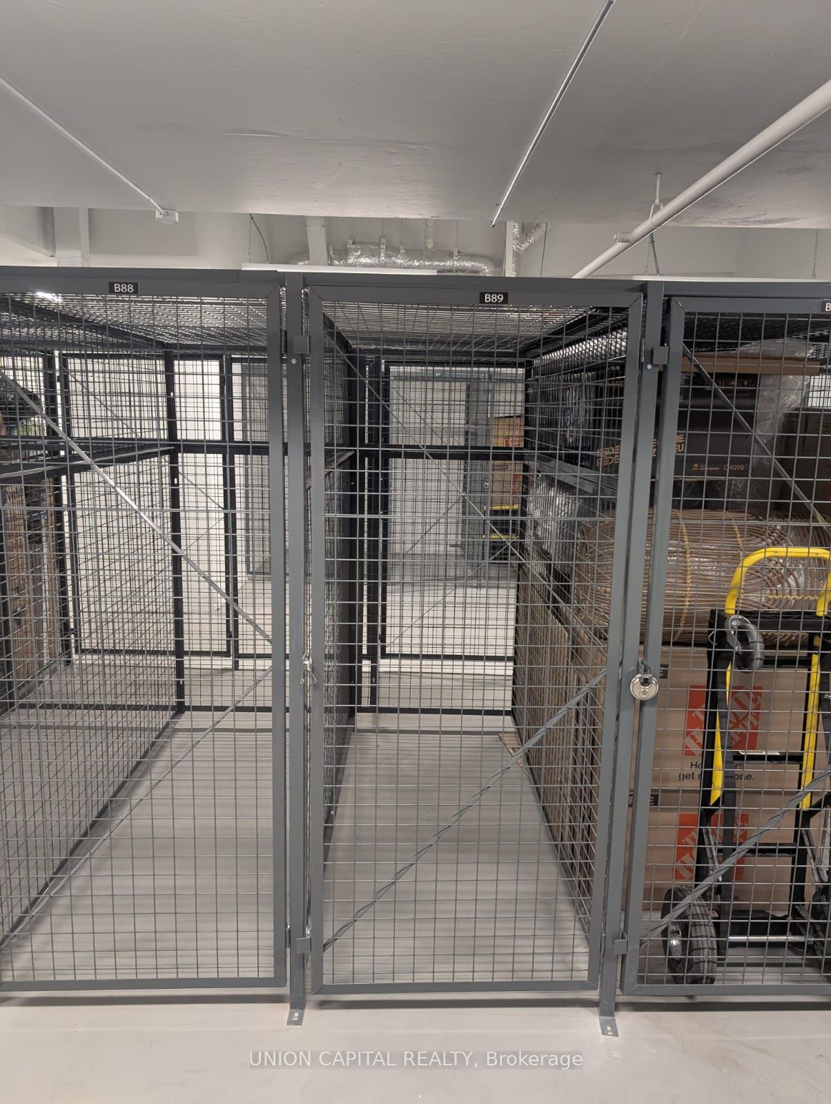 195 McCaul Street Property Photo 1