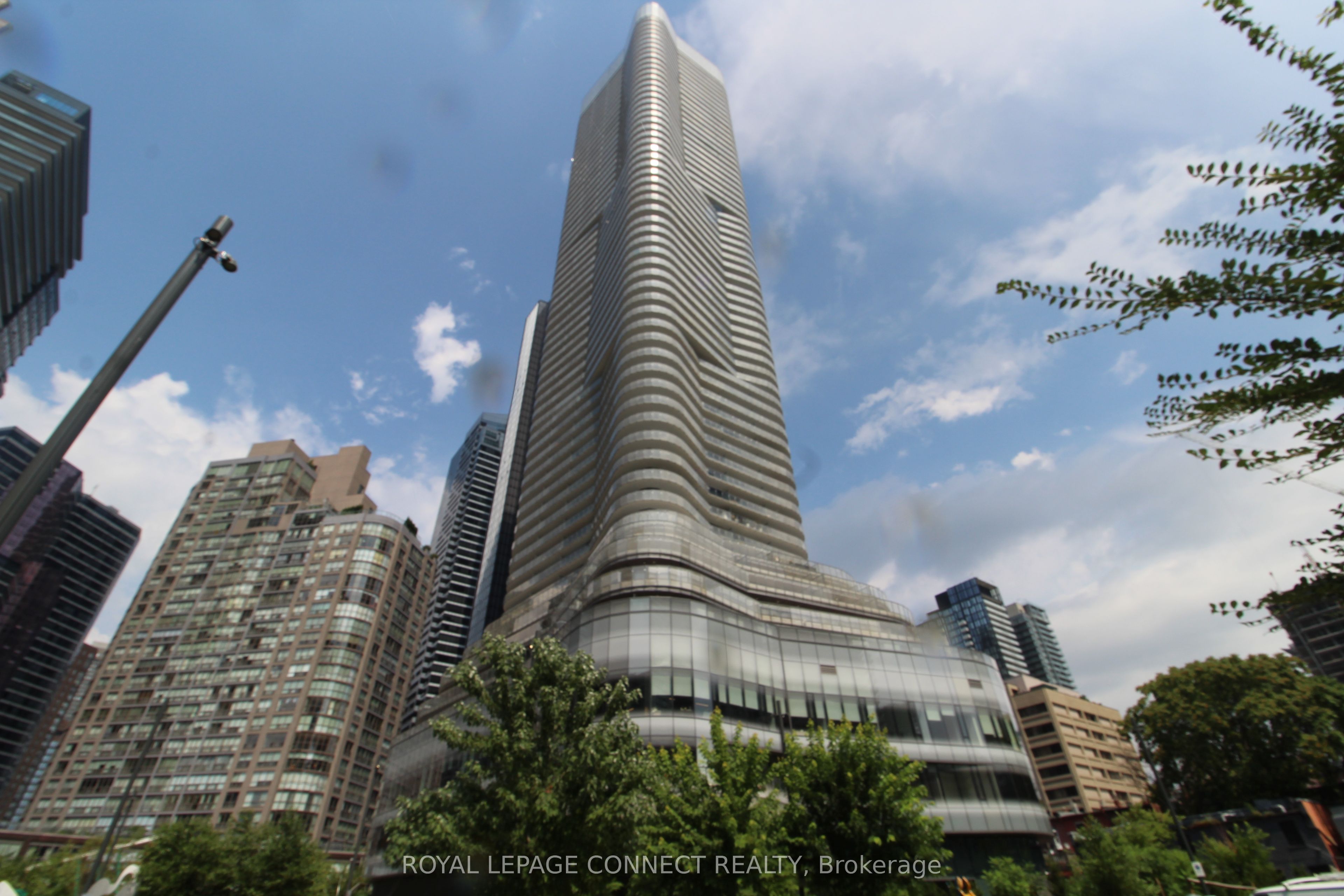 15 Wellesley Street W 324 Property Photo 1