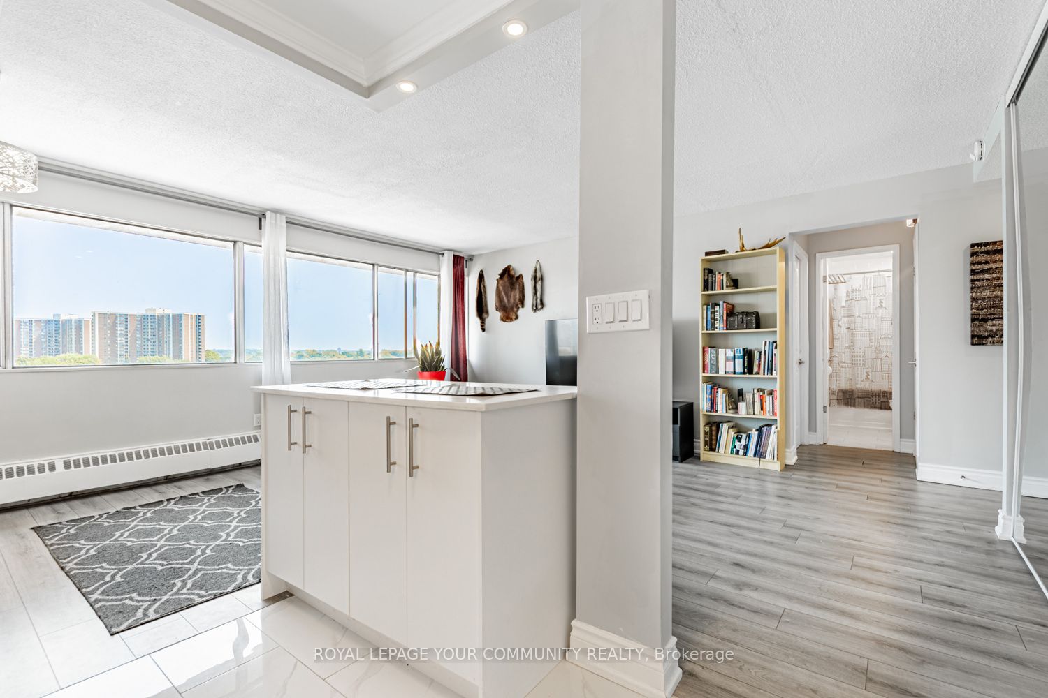 10 Sunny Glenway 912 Property Photo 1