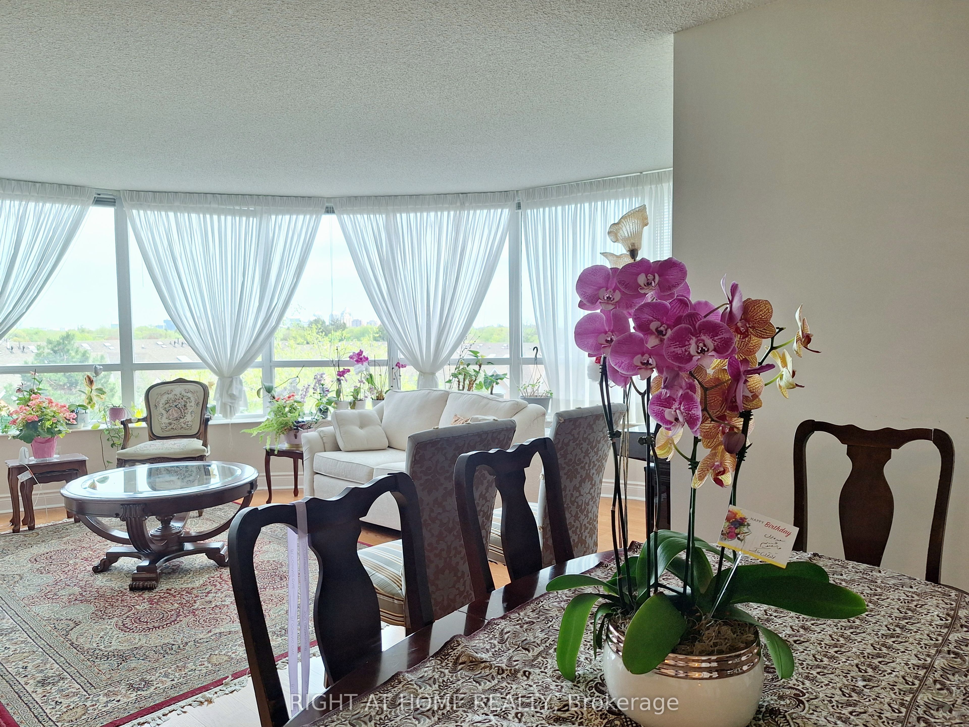 880 Grandview Way 606 Property Photo 1