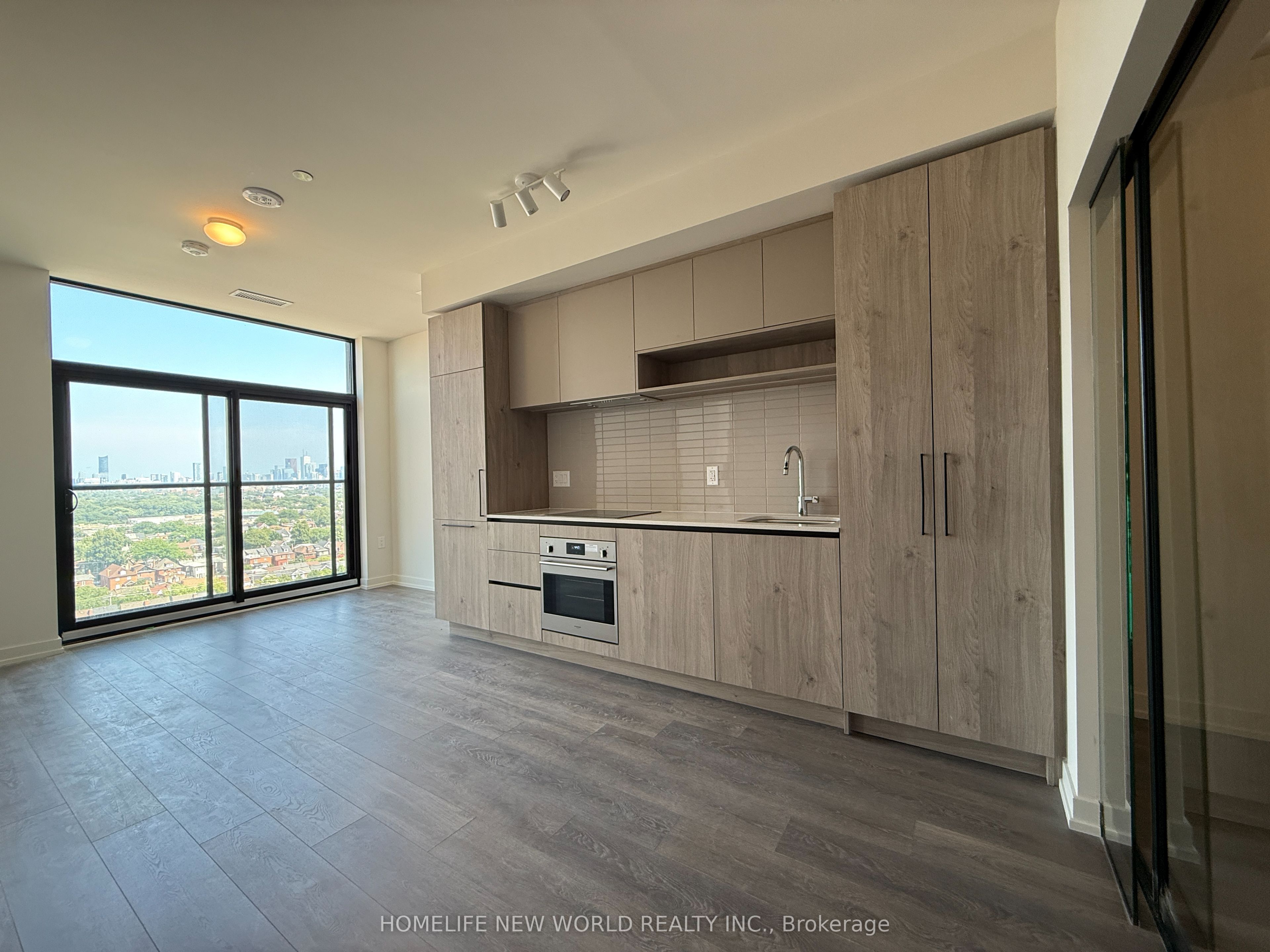 181 Sterling Road 1521 Property Photo 1