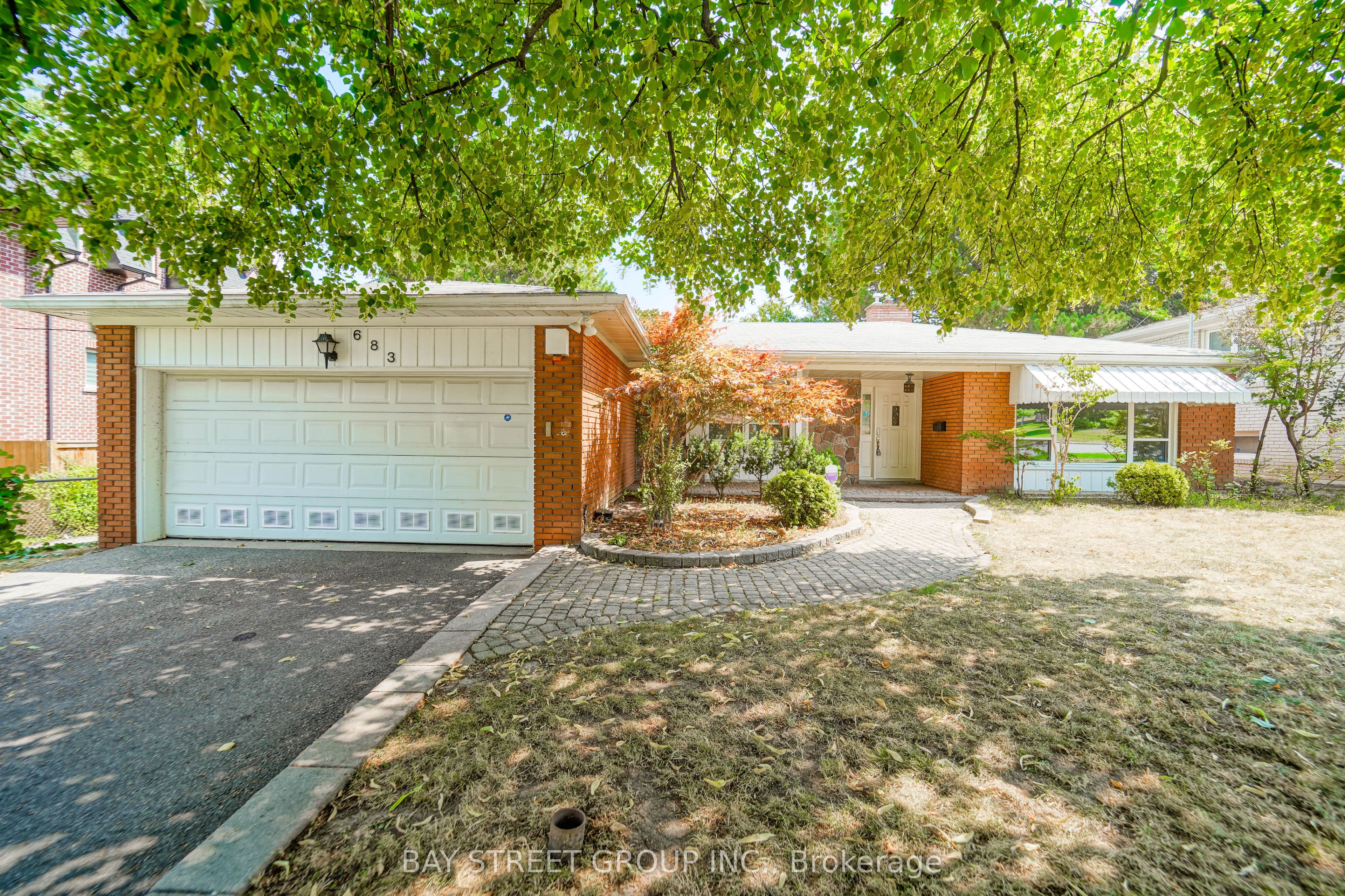 683 Conacher Drive Property Photo 1