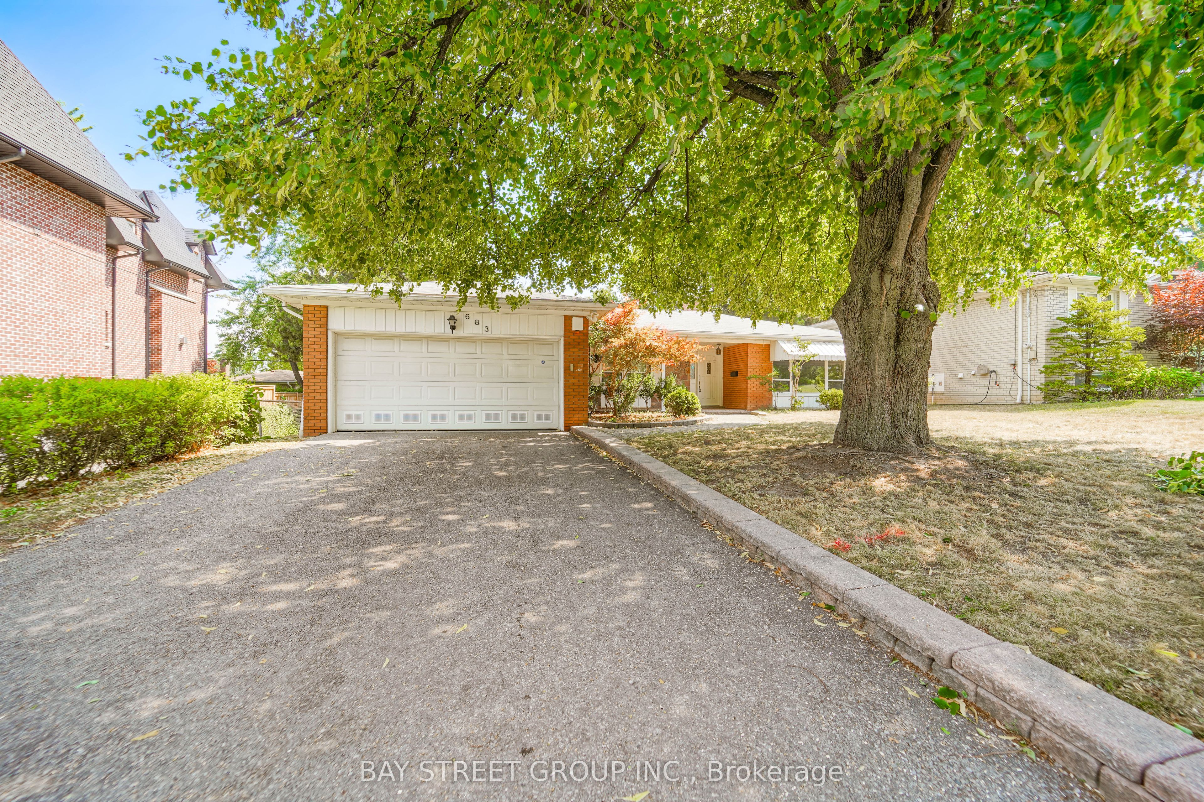 683 Conacher Drive Property Photo 2