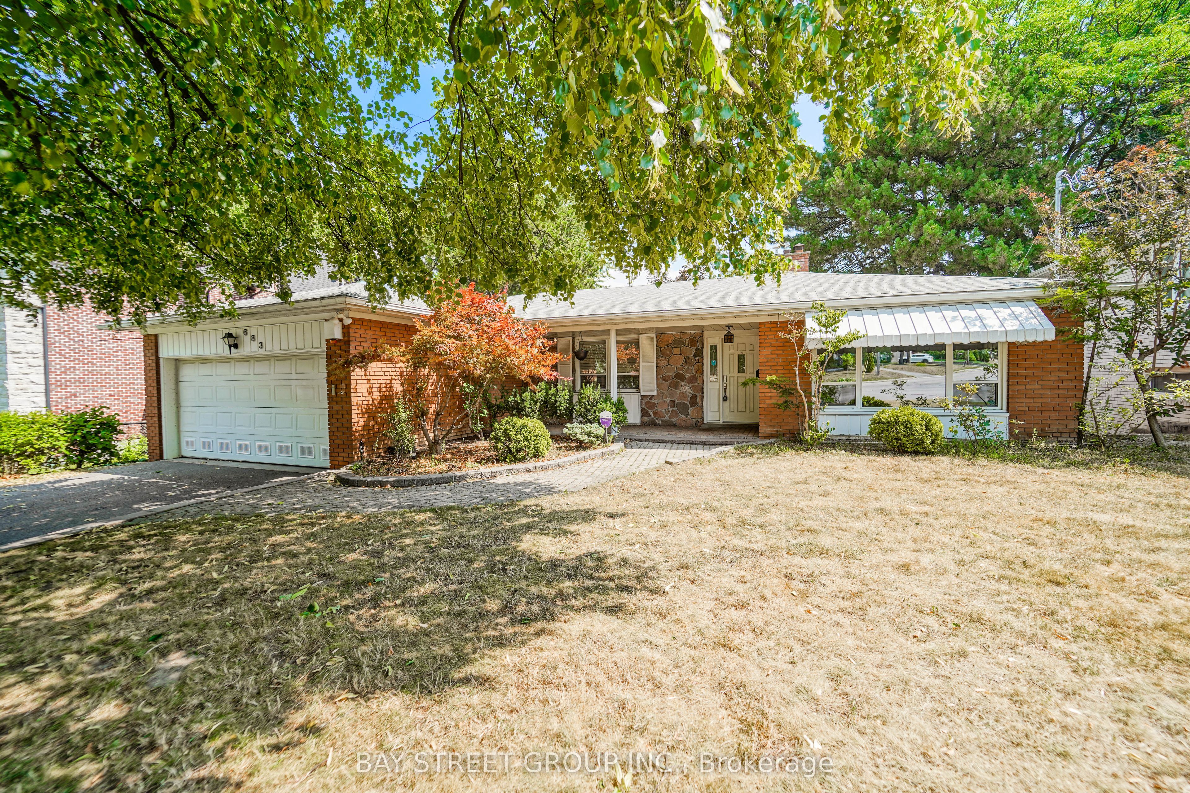 683 Conacher Drive Property Photo 3