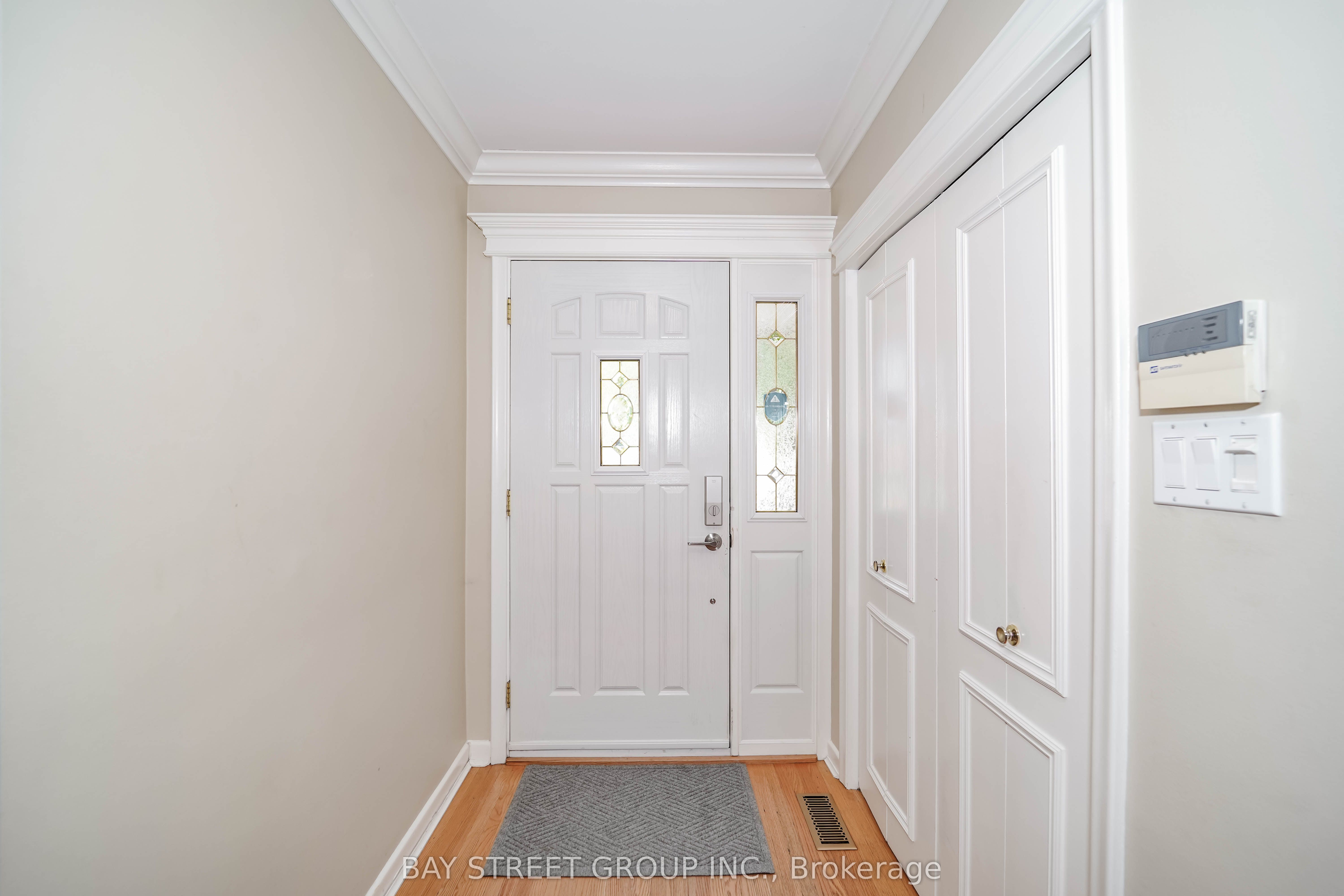 683 Conacher Drive Property Photo 4