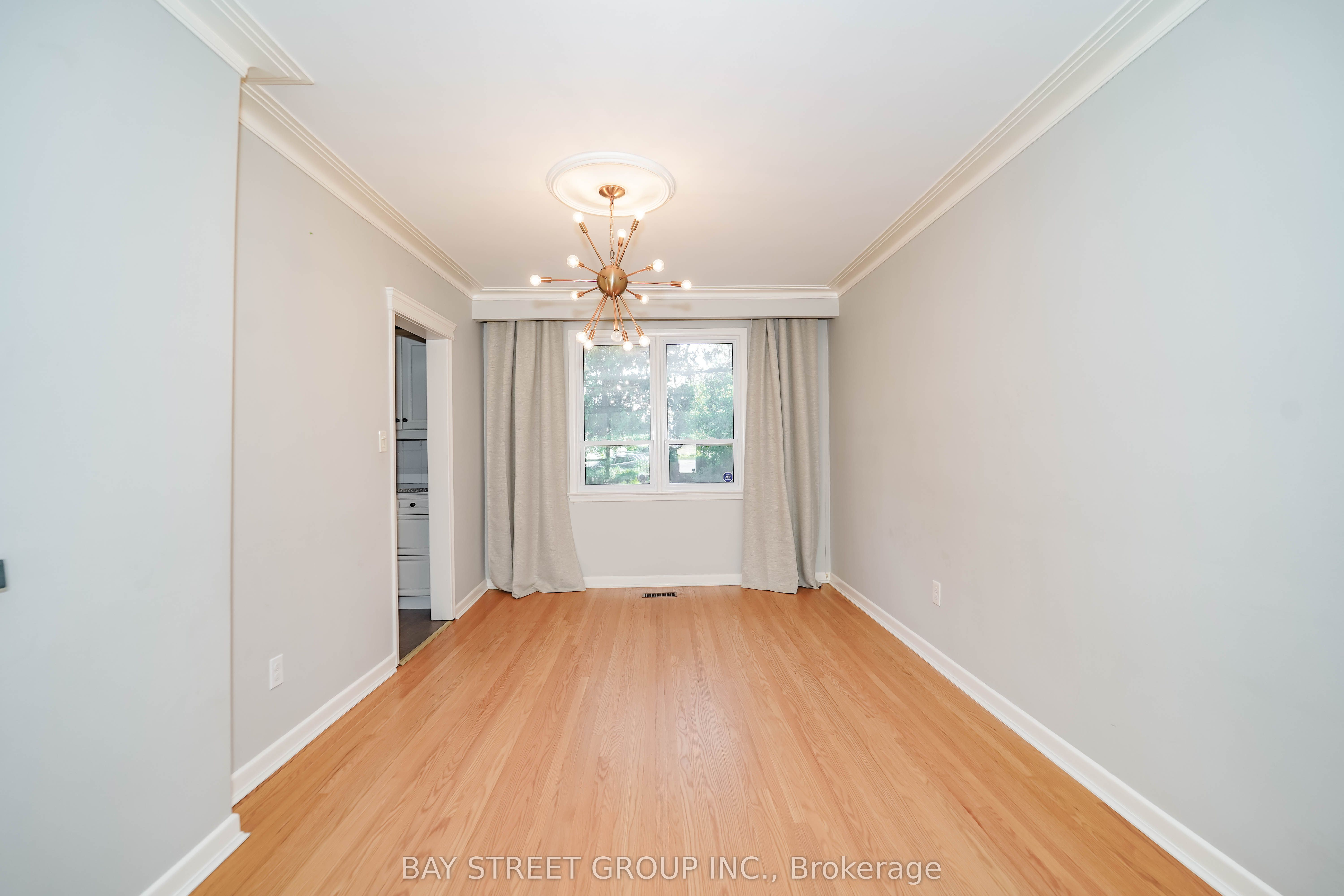 683 Conacher Drive Property Photo 11