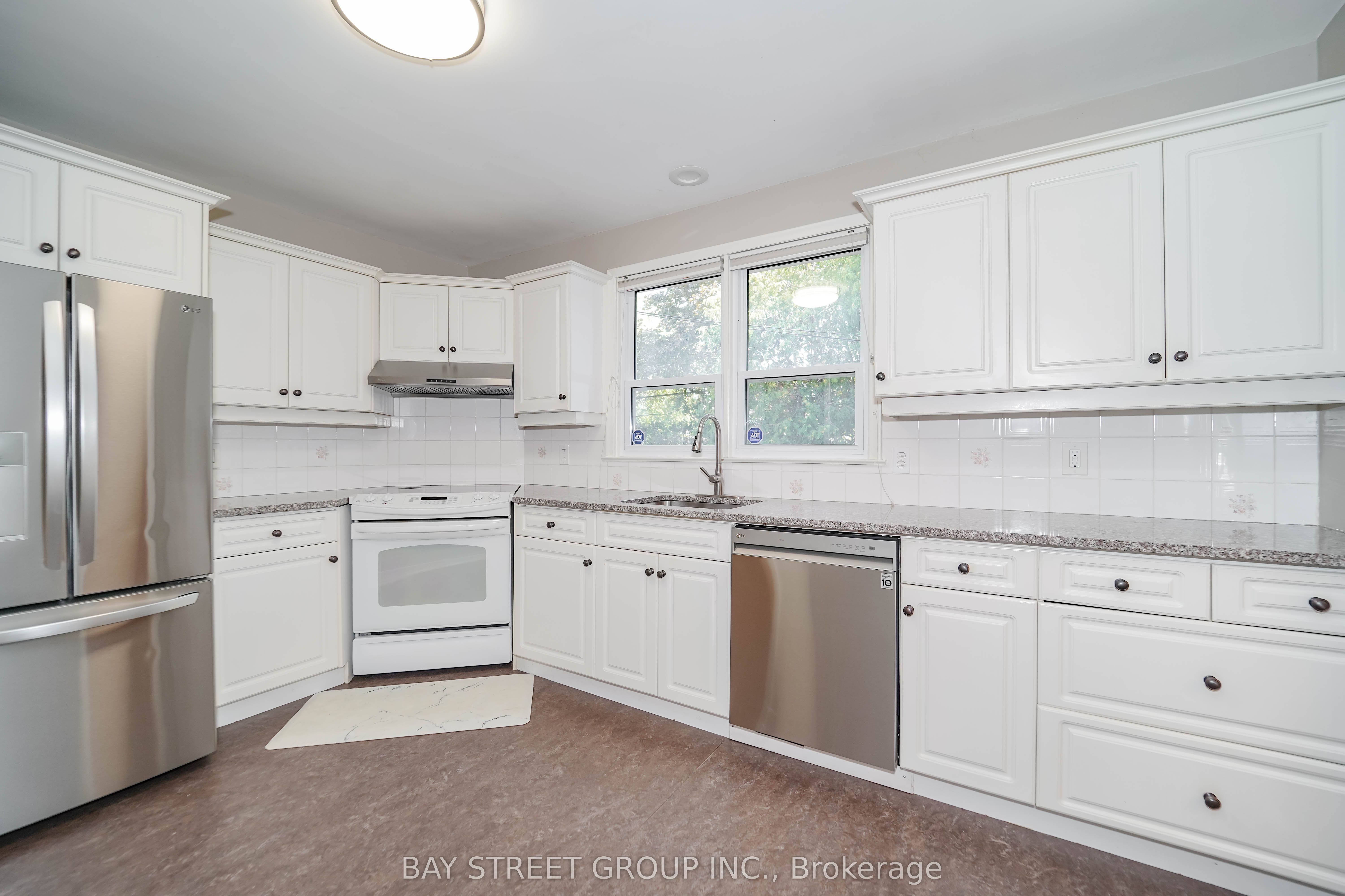 683 Conacher Drive Property Photo 13