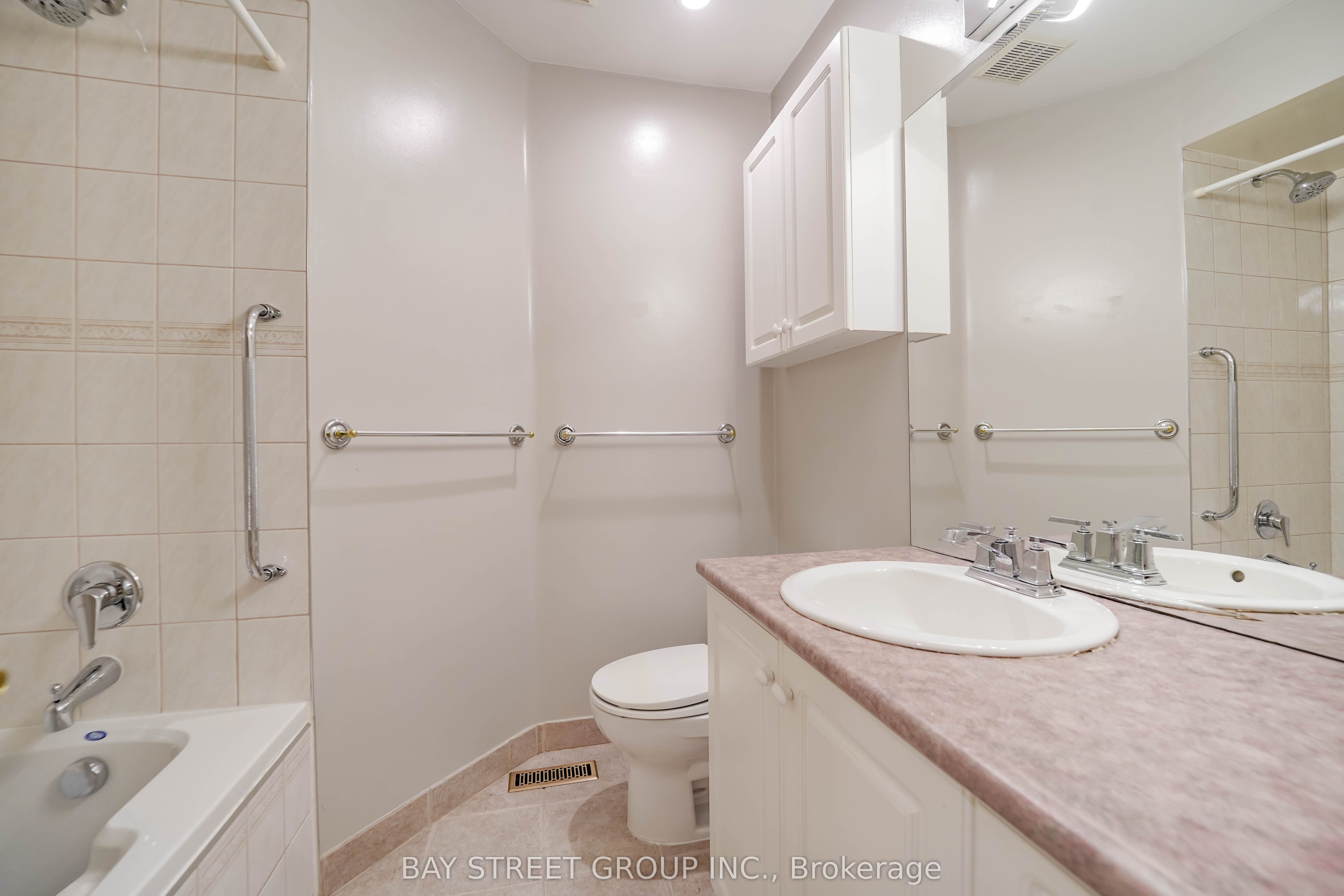 683 Conacher Drive Property Photo 16
