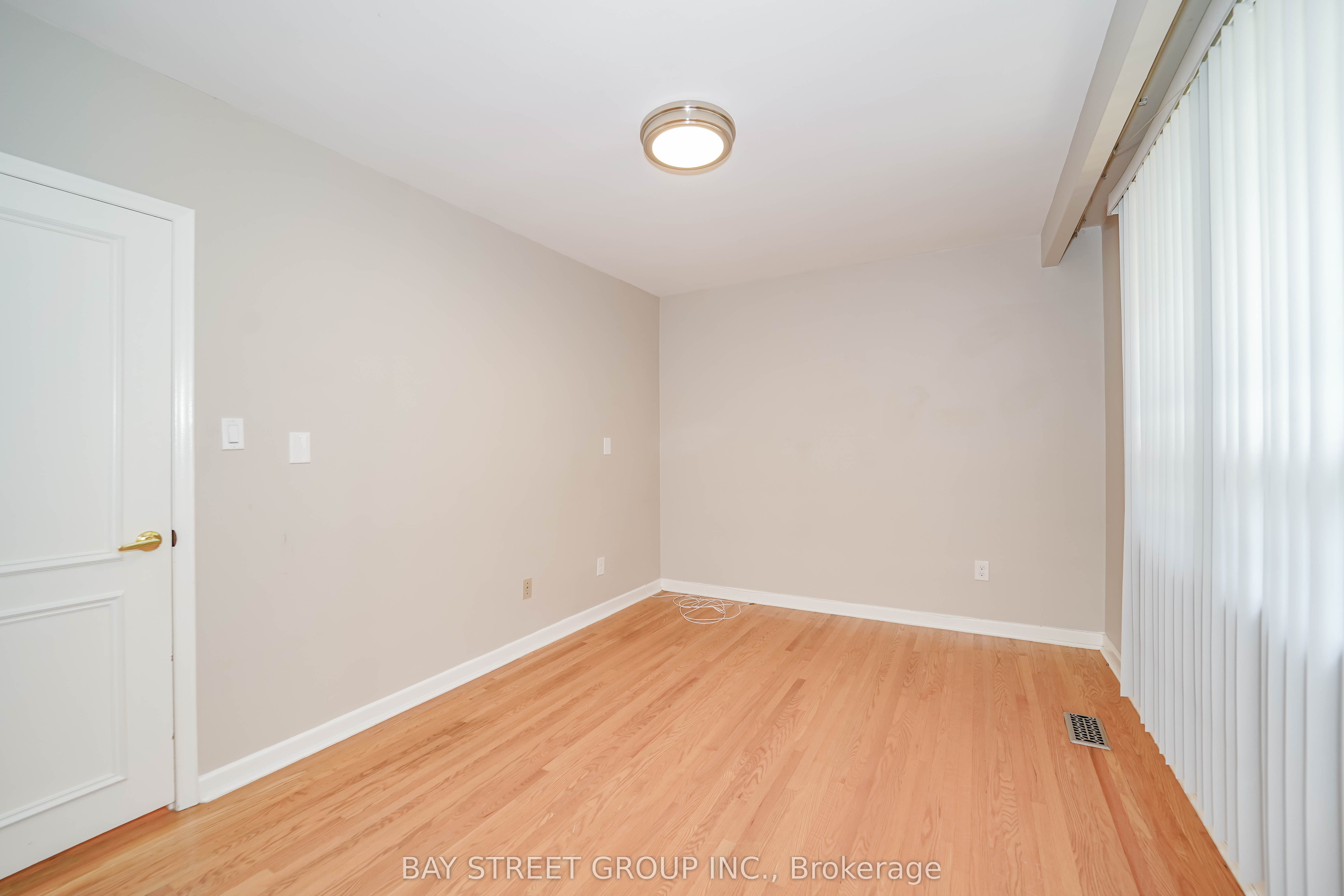 683 Conacher Drive Property Photo 18