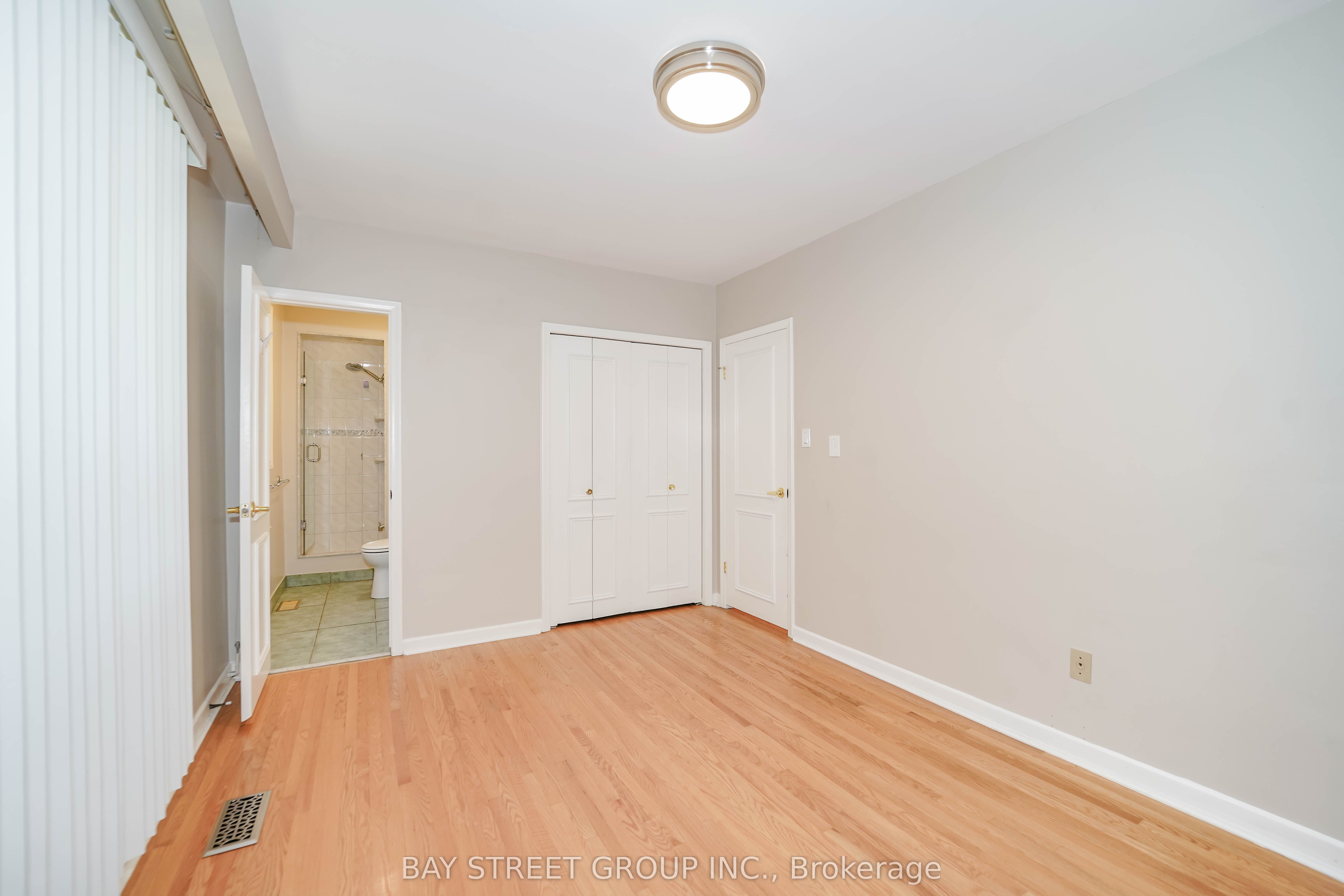 683 Conacher Drive Property Photo 21