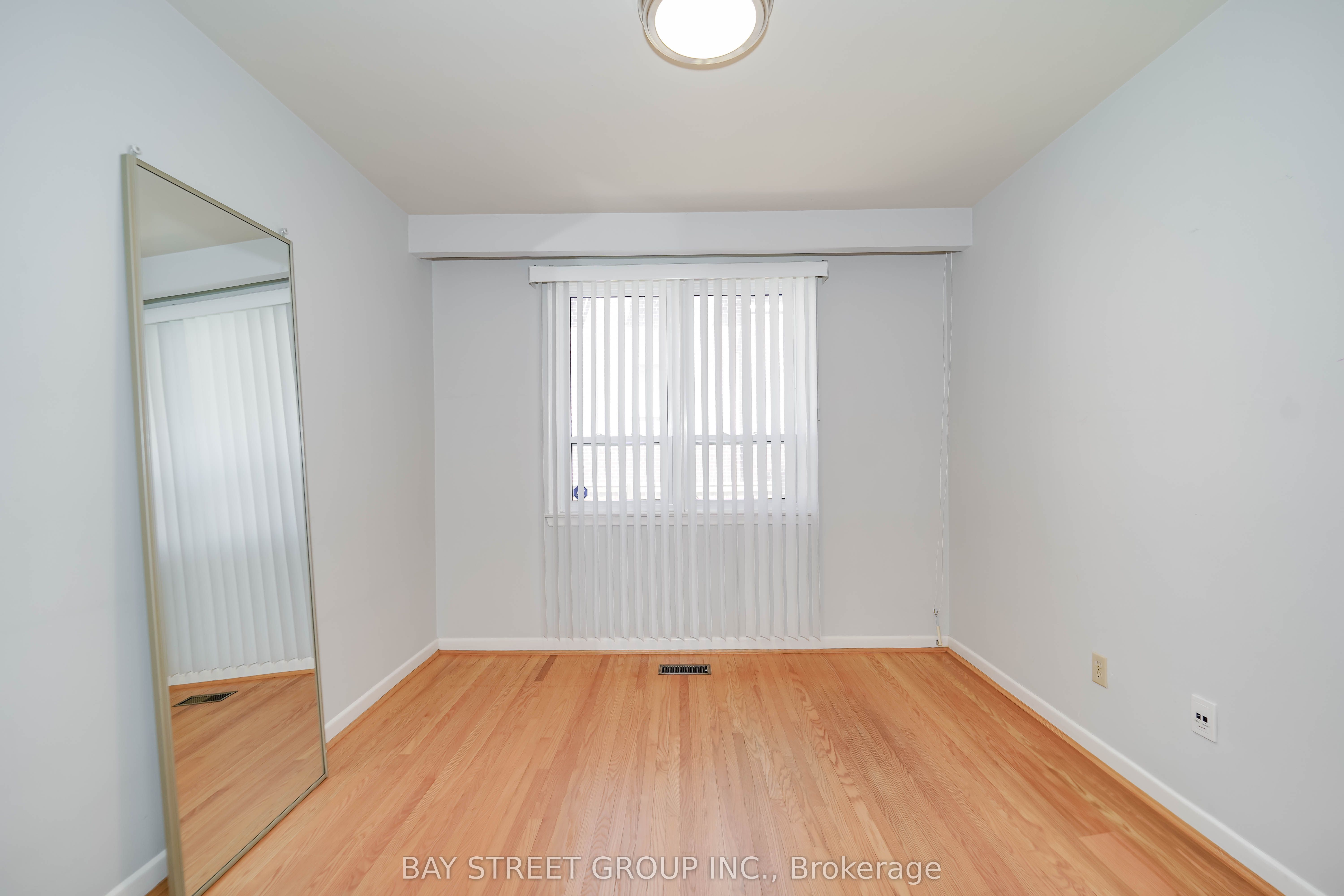 683 Conacher Drive Property Photo 23