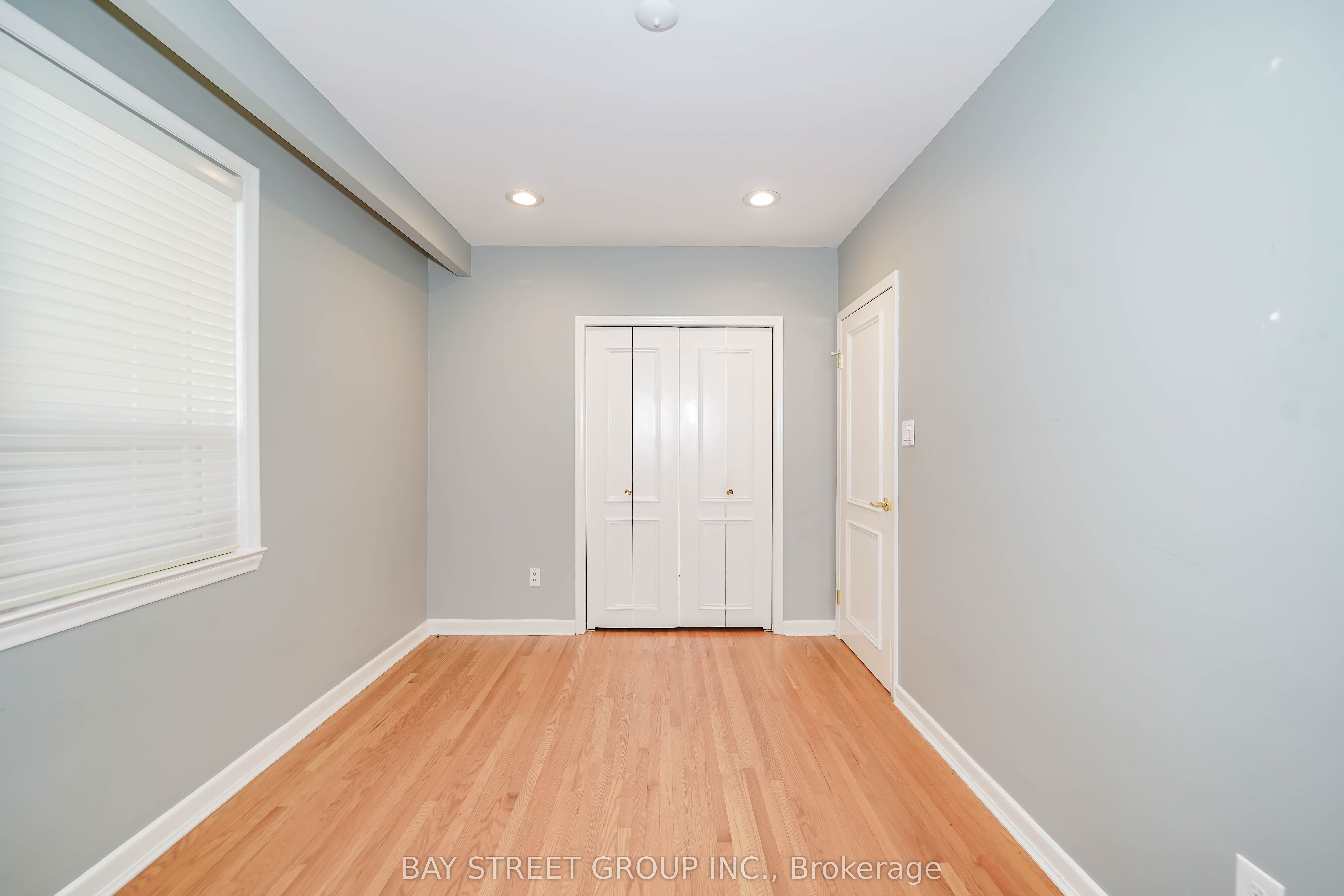 683 Conacher Drive Property Photo 29