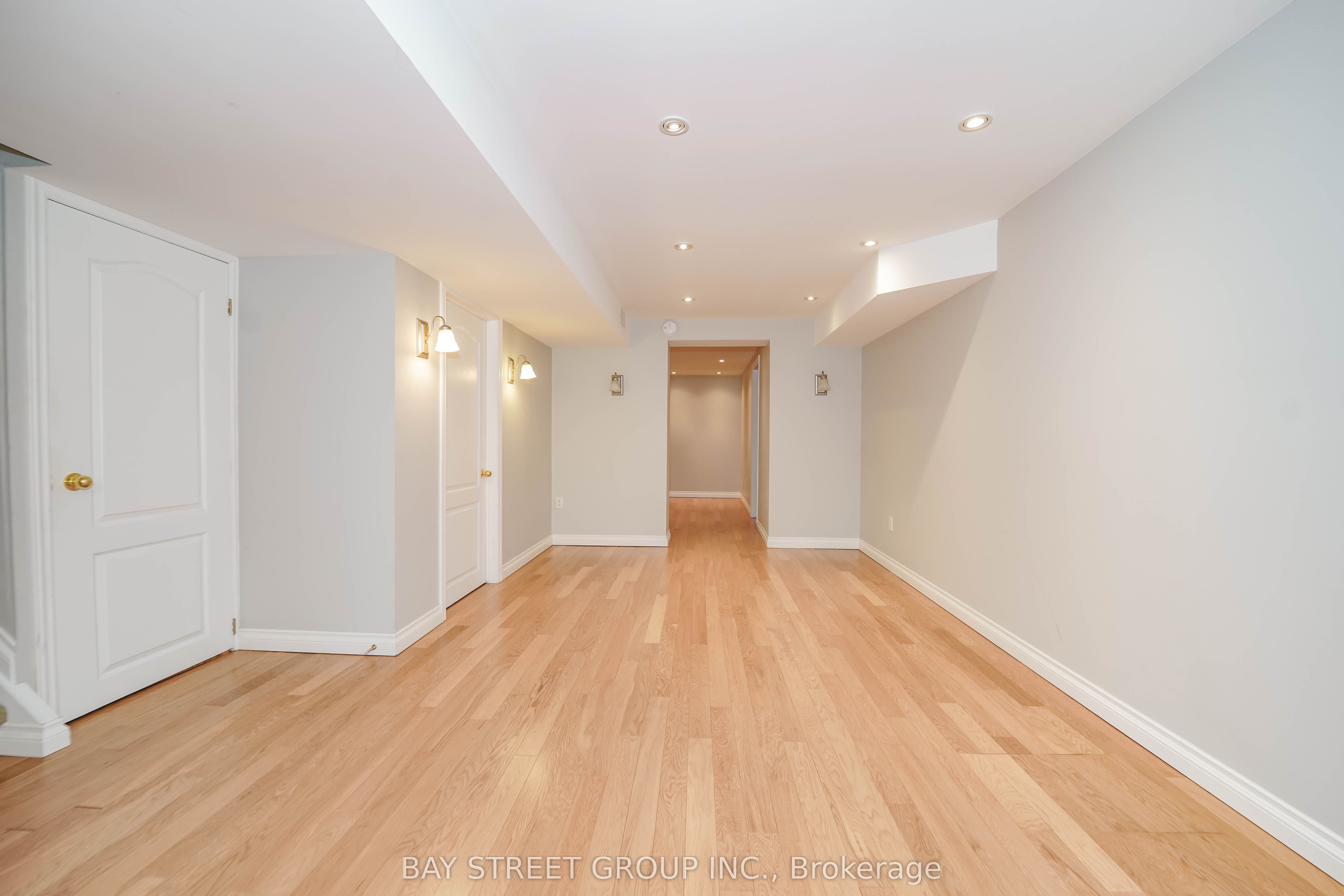 683 Conacher Drive Property Photo 32