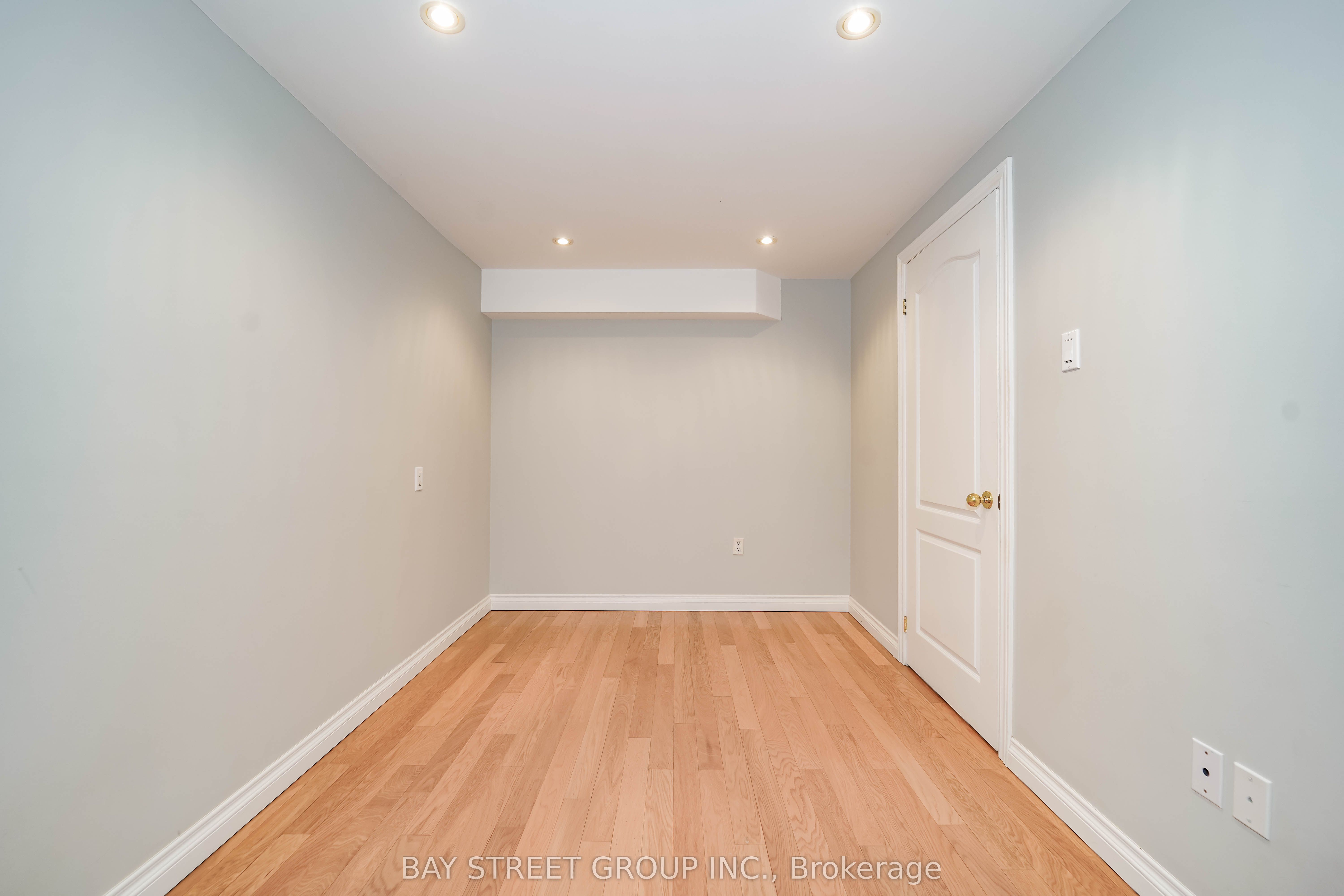 683 Conacher Drive Property Photo 35