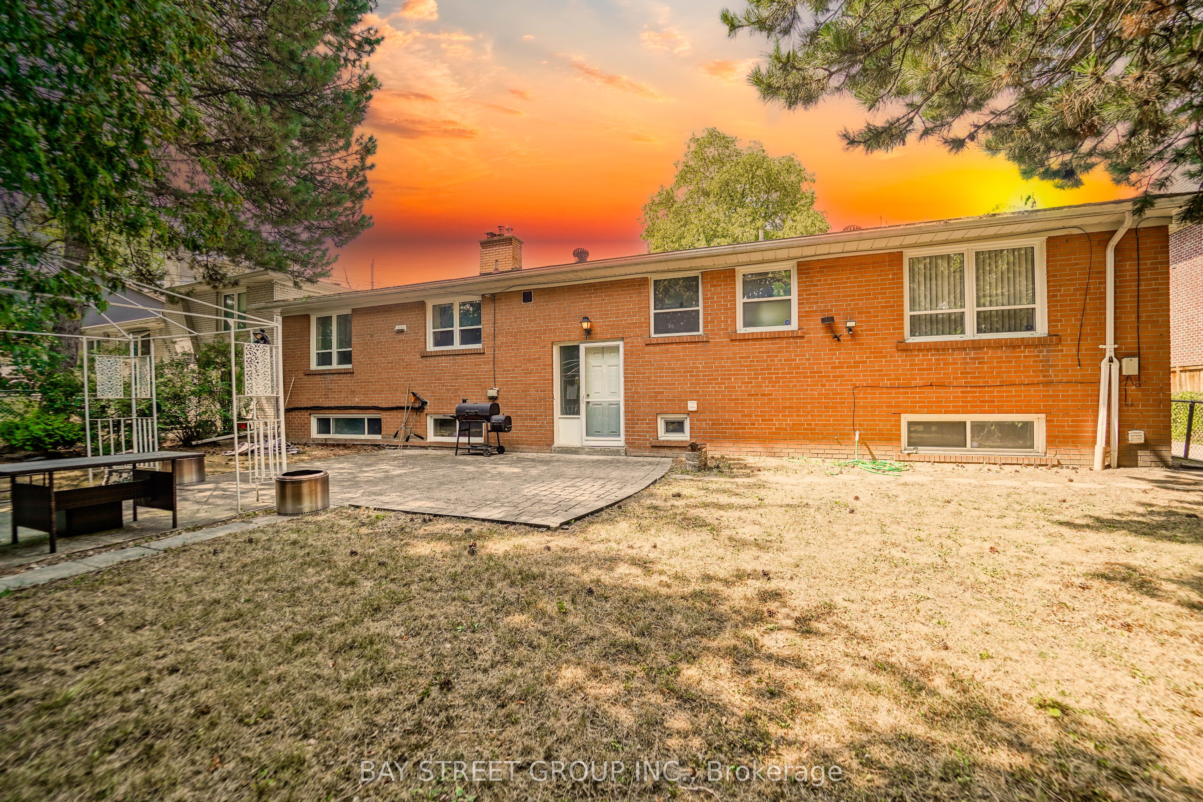 683 Conacher Drive Property Photo 47