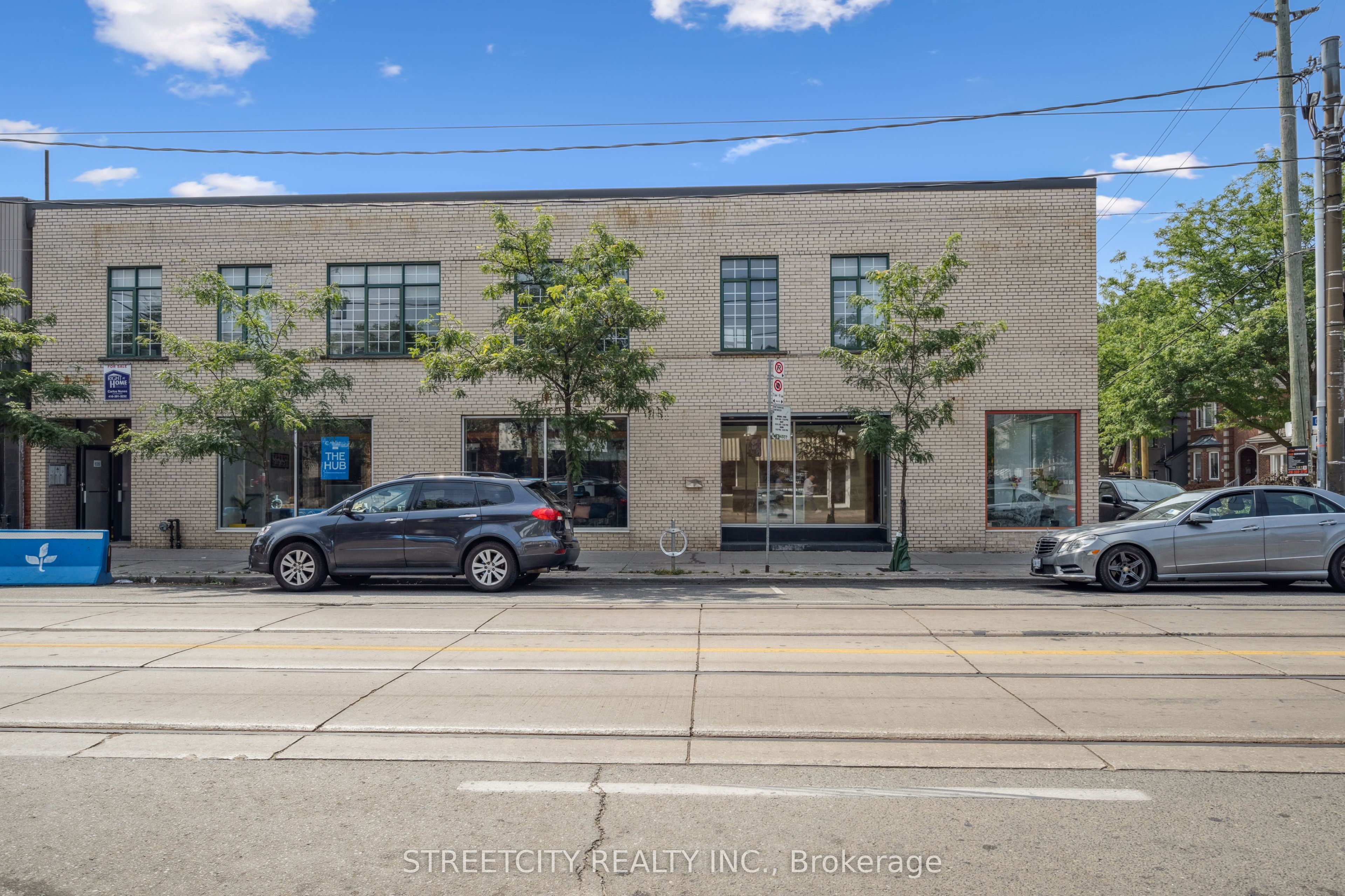 837 Dundas Street W Property Photo 1