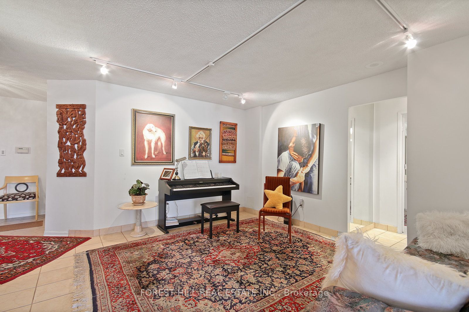 130 Carlton Street 1101 Property Photo 8