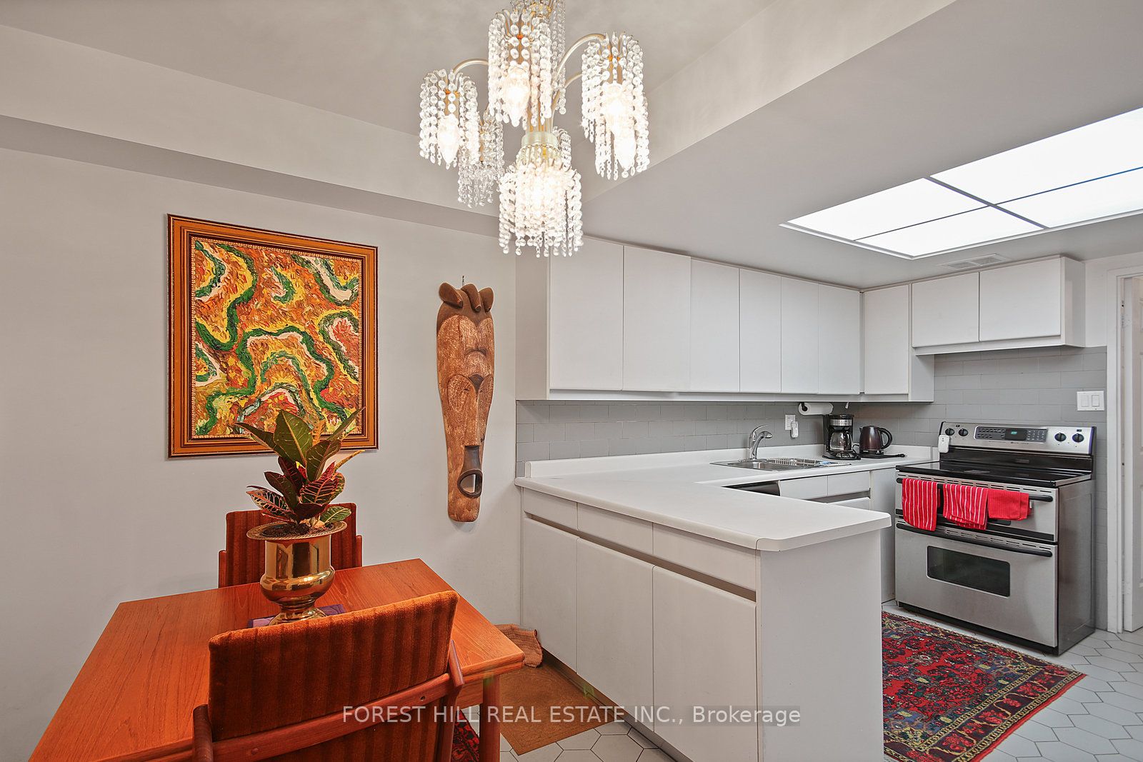 130 Carlton Street 1101 Property Photo 9