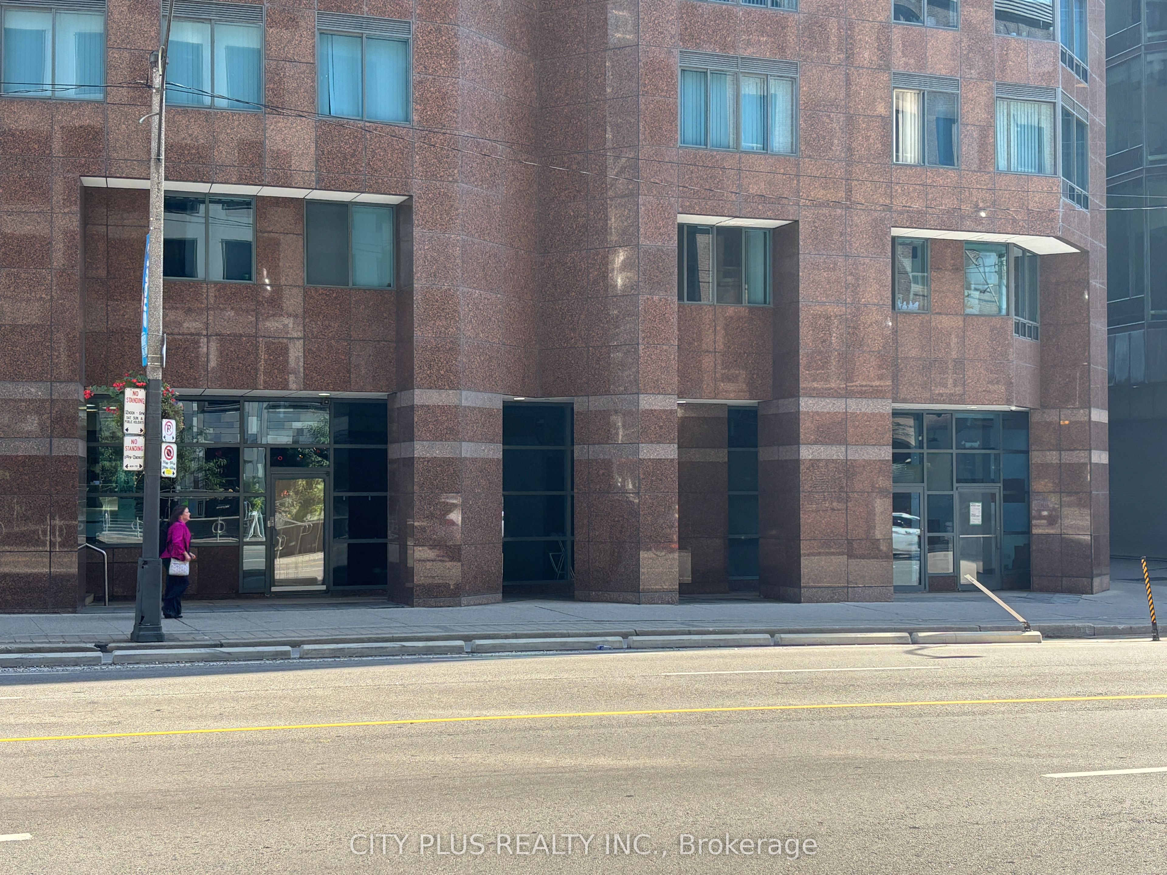 33 University Avenue 101 Property Photo 1