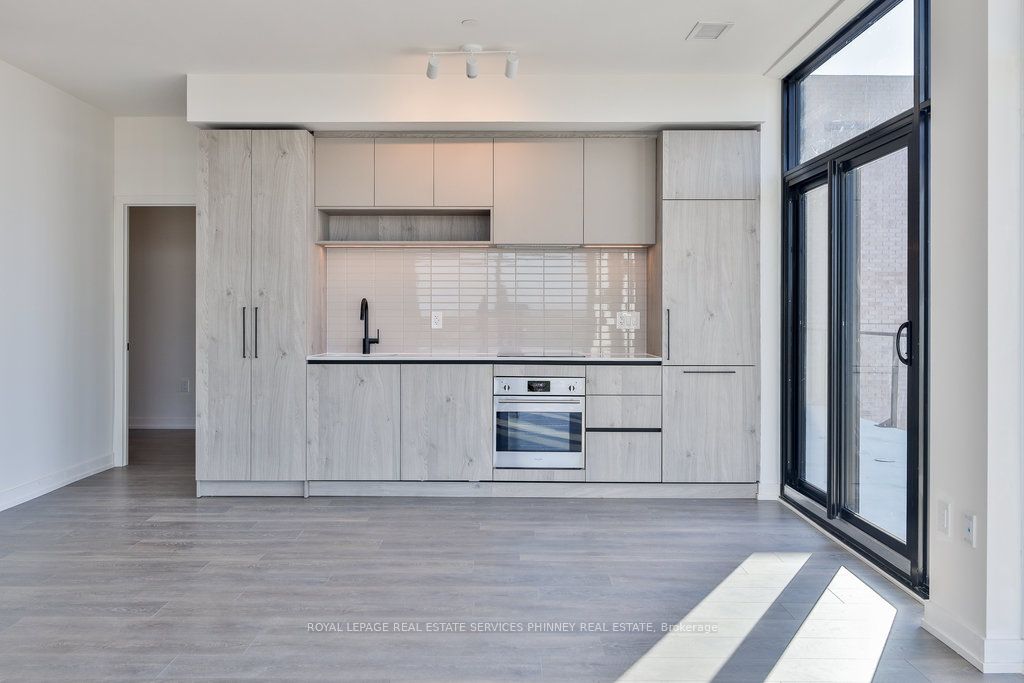 181 Sterling Road Ph04 Property Photo 6