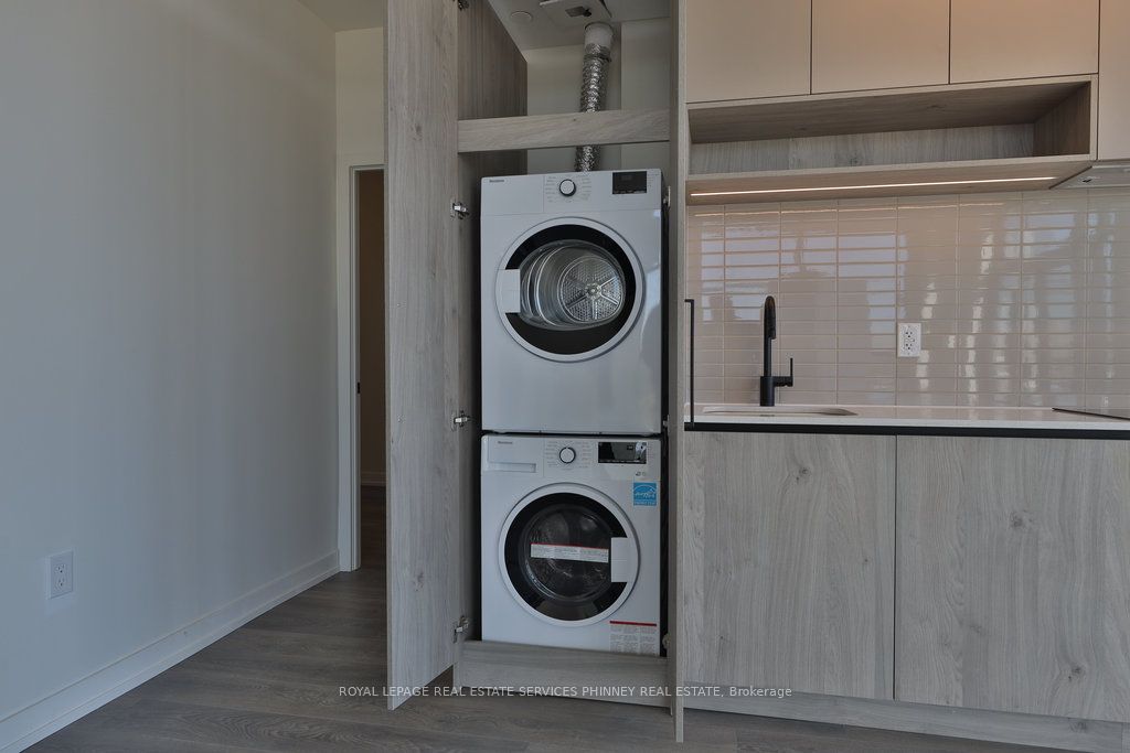 181 Sterling Road Ph04 Property Photo 25