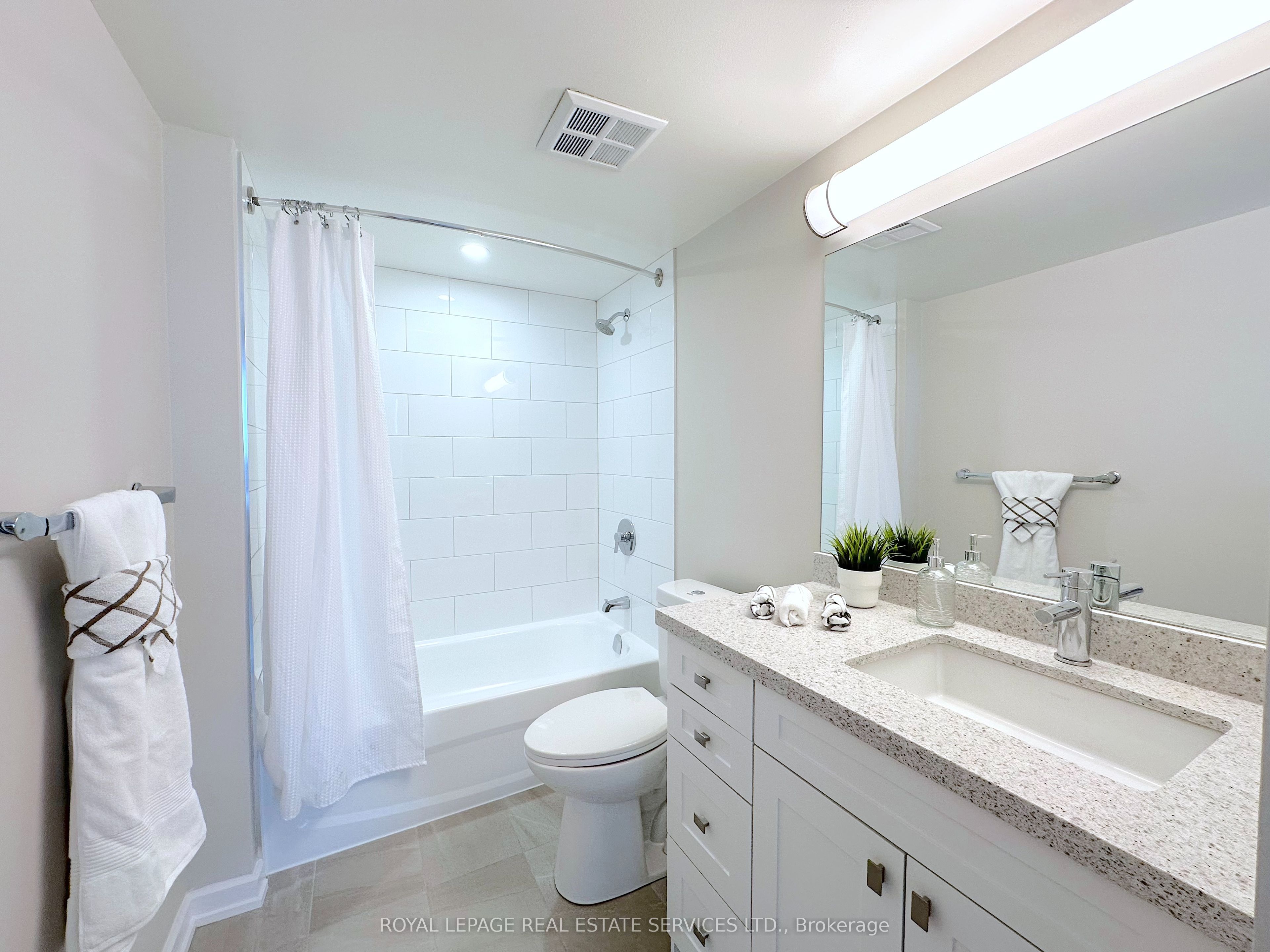 17 Brookbanks Drive 703 Property Photo 10